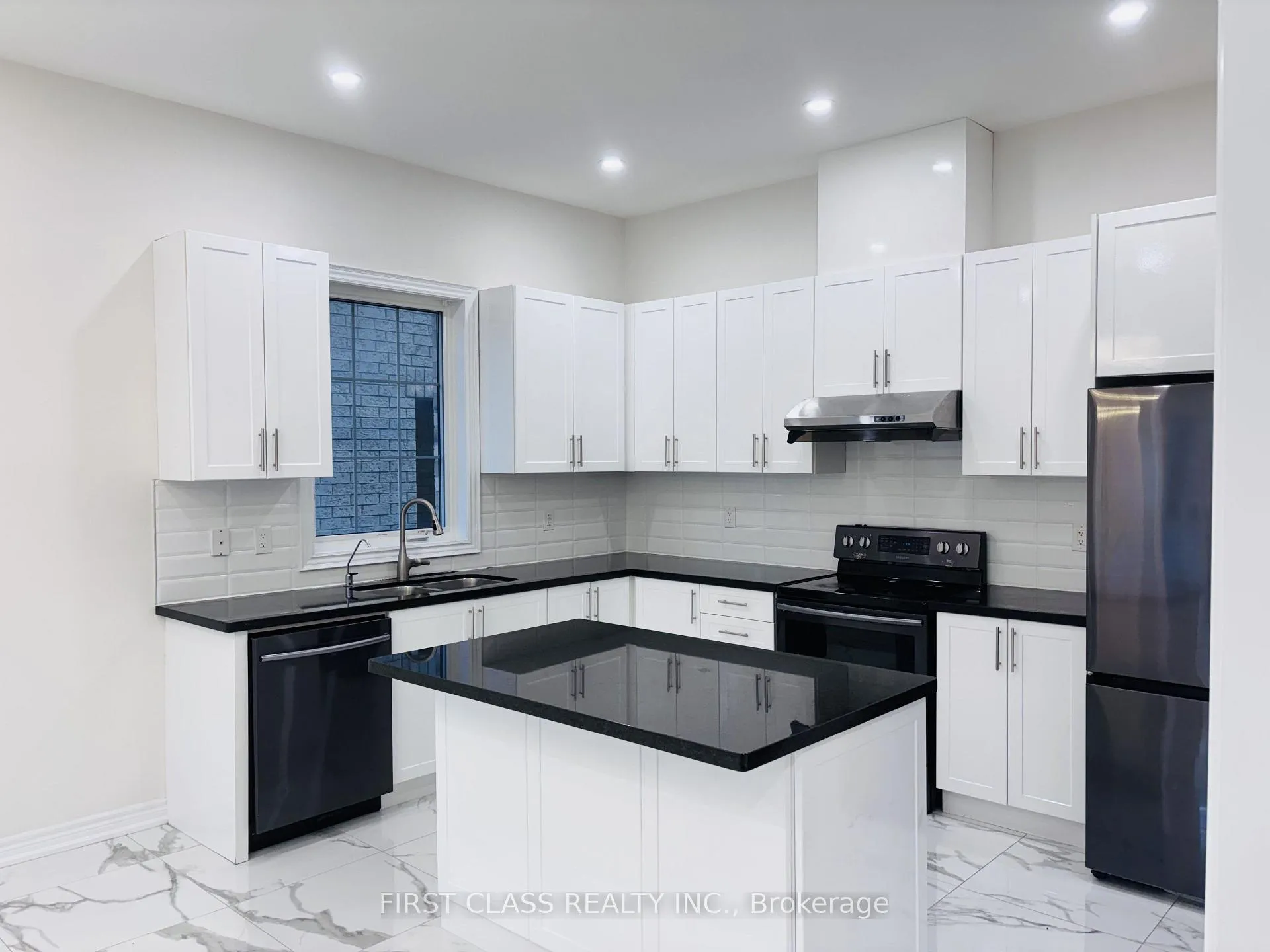 Photo 33 of 26 Leary Crescent, Richmond Hill, Westbrook — HOMEH