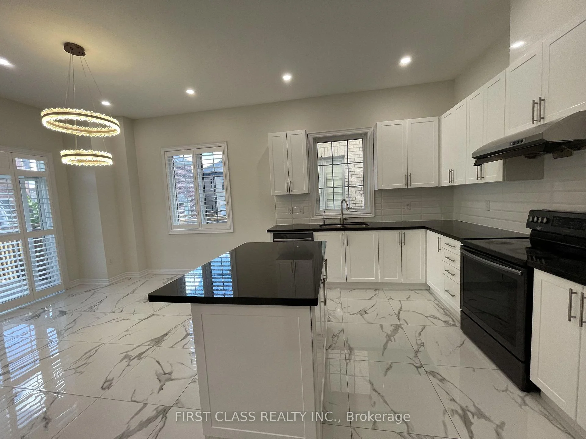 Photo 10 of 26 Leary Crescent, Richmond Hill, Westbrook — HOMEH