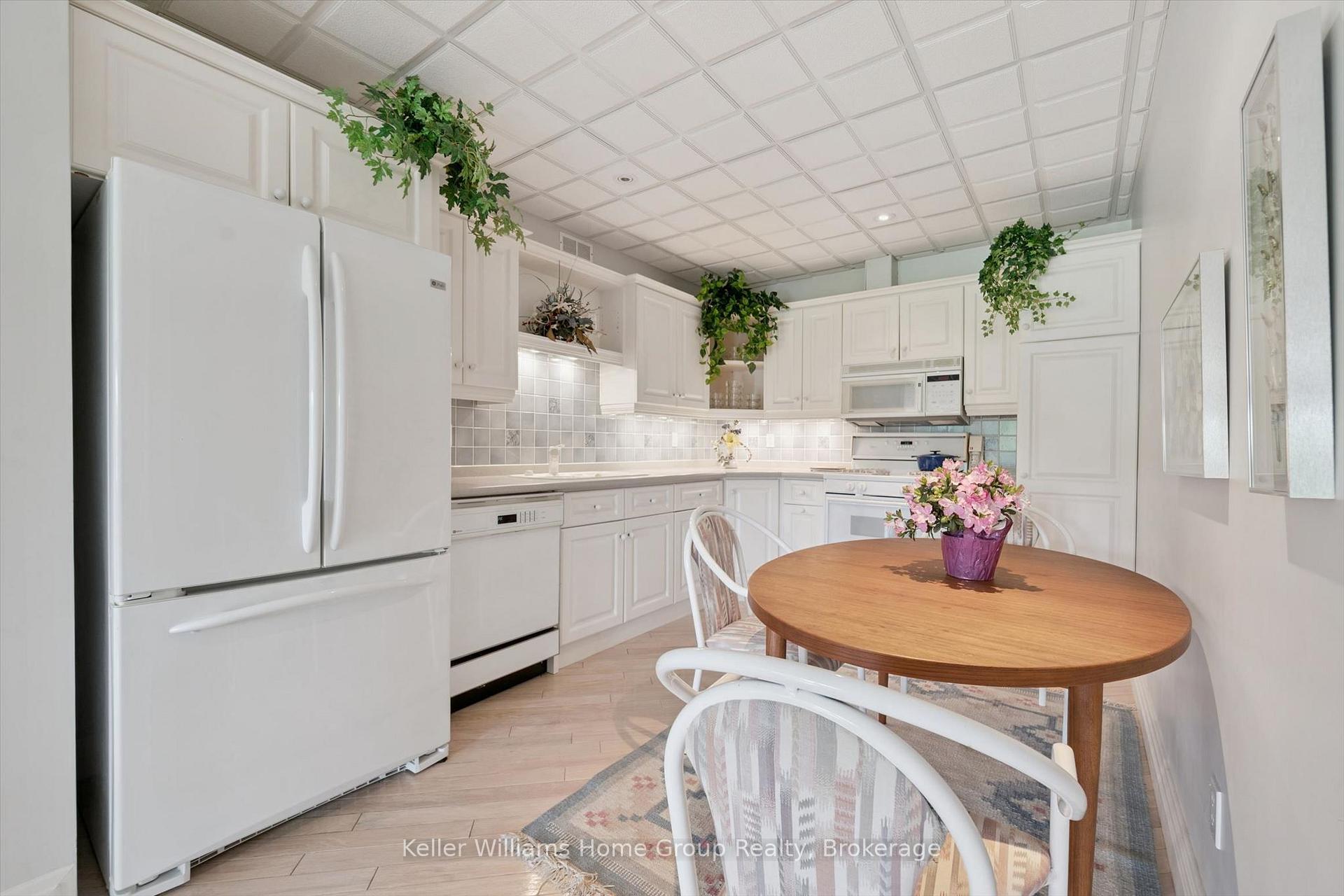 Photo 35 of 3 Serena Lane, Guelph, Pineridge/Westminster Woods — HOMEH