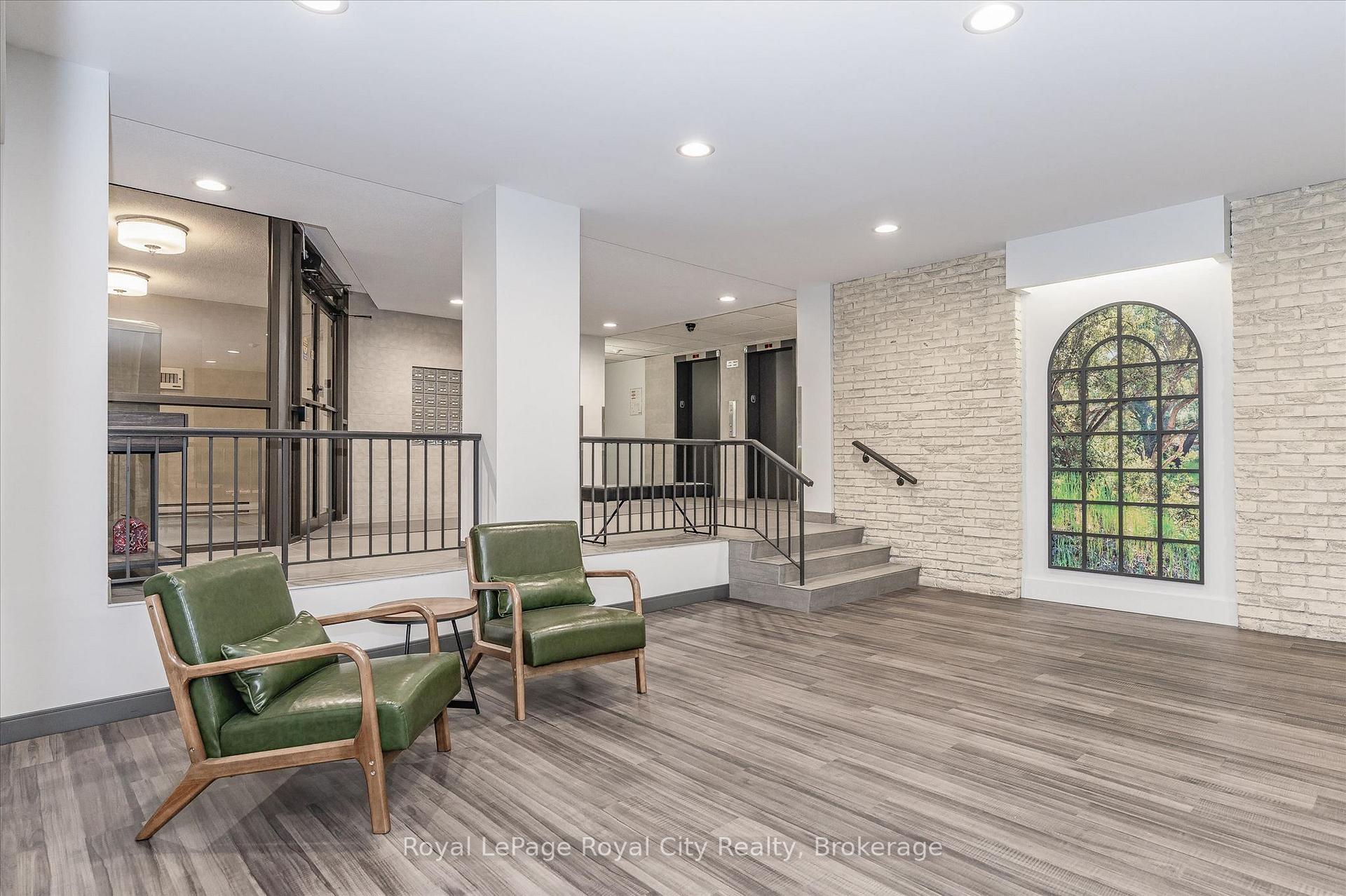 Photo 8 of Unit 206, 93 Westwood Road, Guelph, Willow West/Sugarbush/West Acres — HOMEH