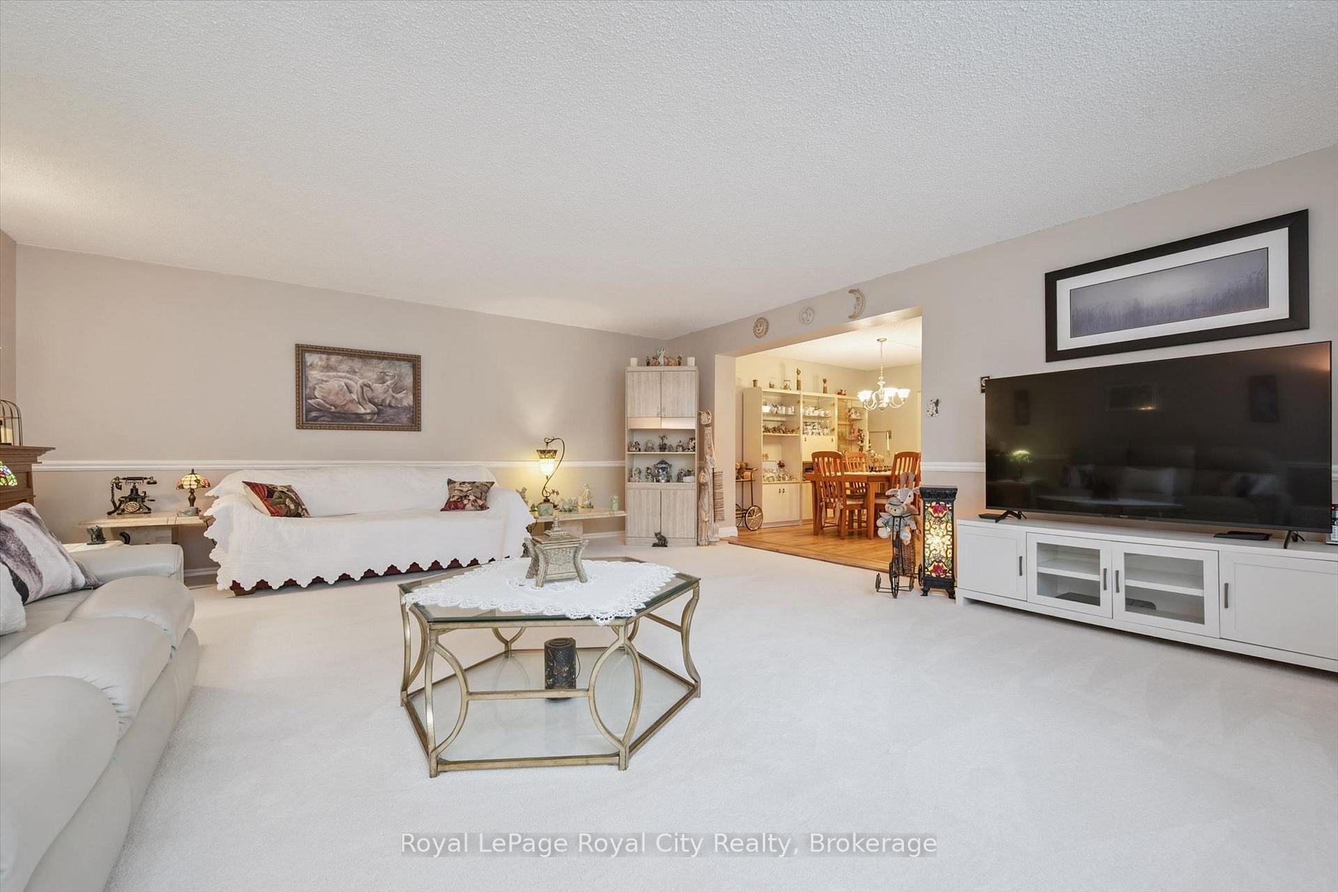 Photo 17 of Unit 206, 93 Westwood Road, Guelph, Willow West/Sugarbush/West Acres — HOMEH