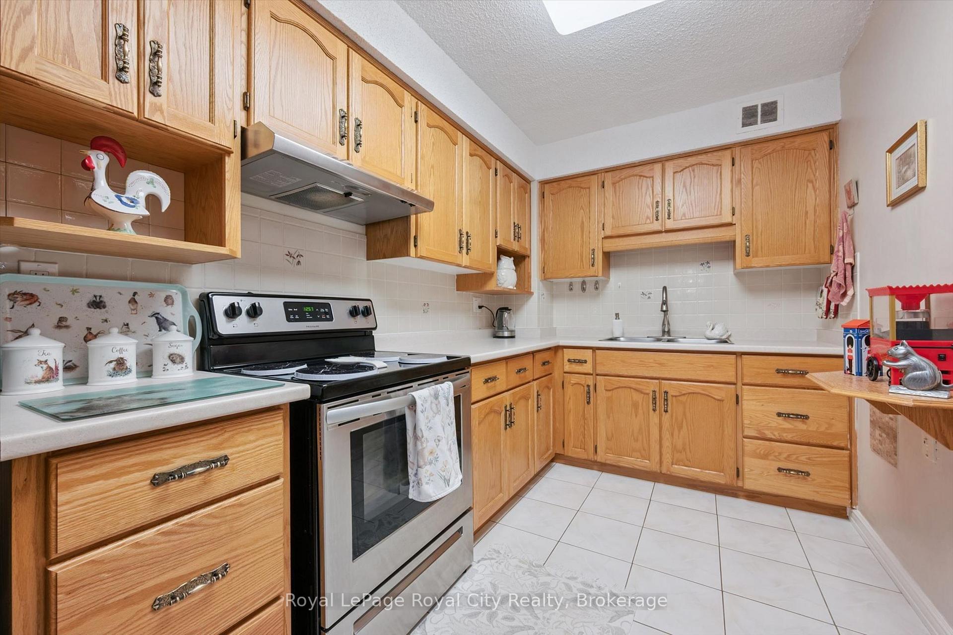 Photo 19 of Unit 206, 93 Westwood Road, Guelph, Willow West/Sugarbush/West Acres — HOMEH