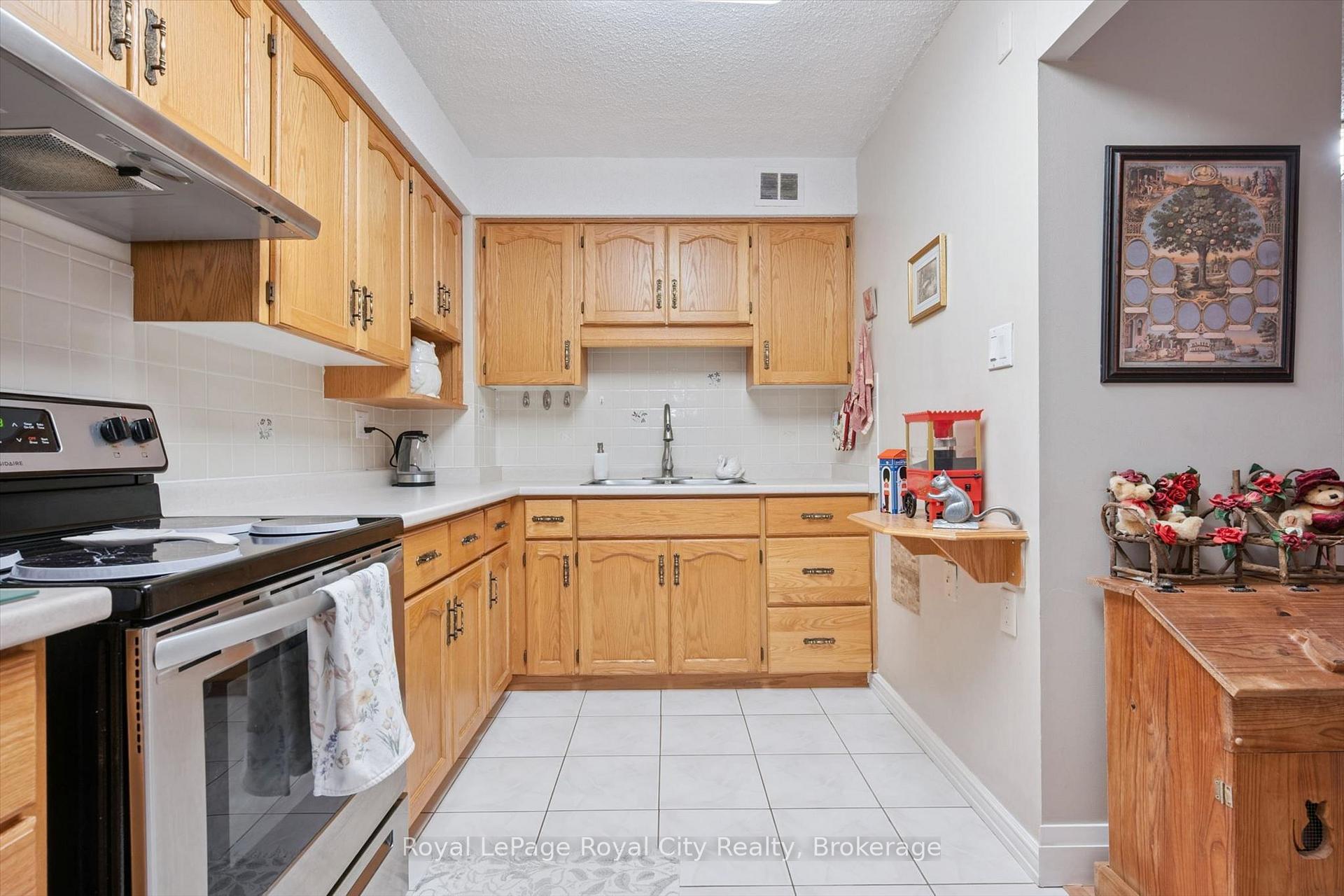 Photo 20 of Unit 206, 93 Westwood Road, Guelph, Willow West/Sugarbush/West Acres — HOMEH