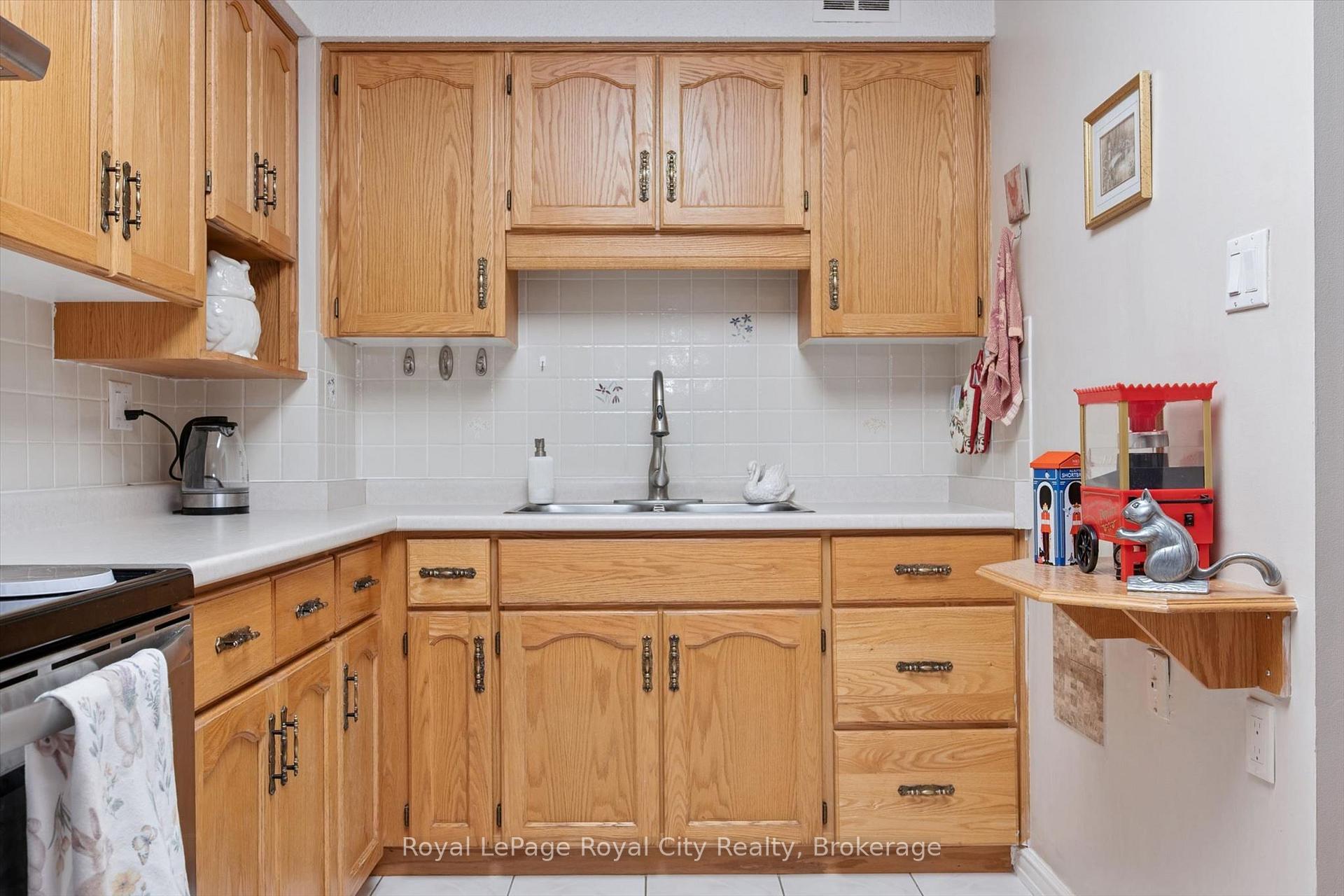 Photo 21 of Unit 206, 93 Westwood Road, Guelph, Willow West/Sugarbush/West Acres — HOMEH