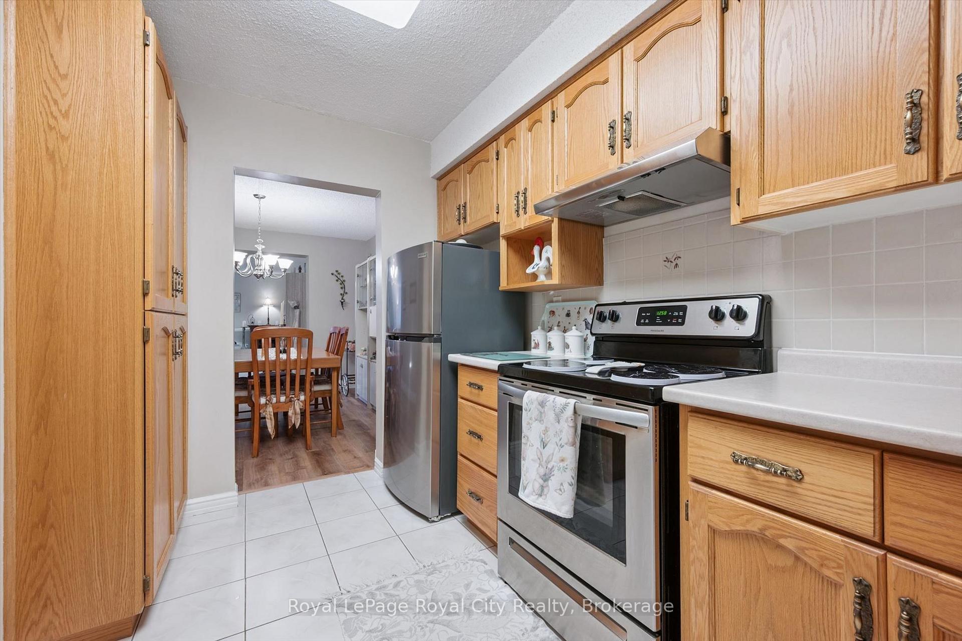 Photo 23 of Unit 206, 93 Westwood Road, Guelph, Willow West/Sugarbush/West Acres — HOMEH