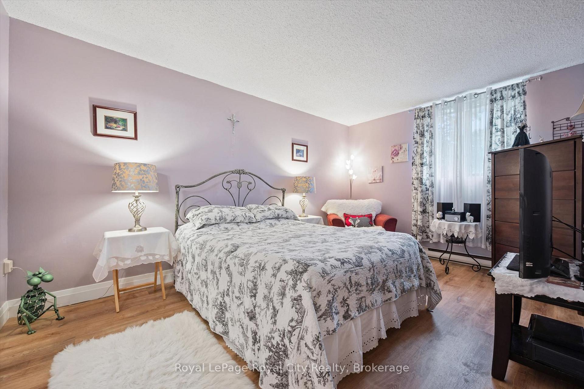 Photo 33 of Unit 206, 93 Westwood Road, Guelph, Willow West/Sugarbush/West Acres — HOMEH