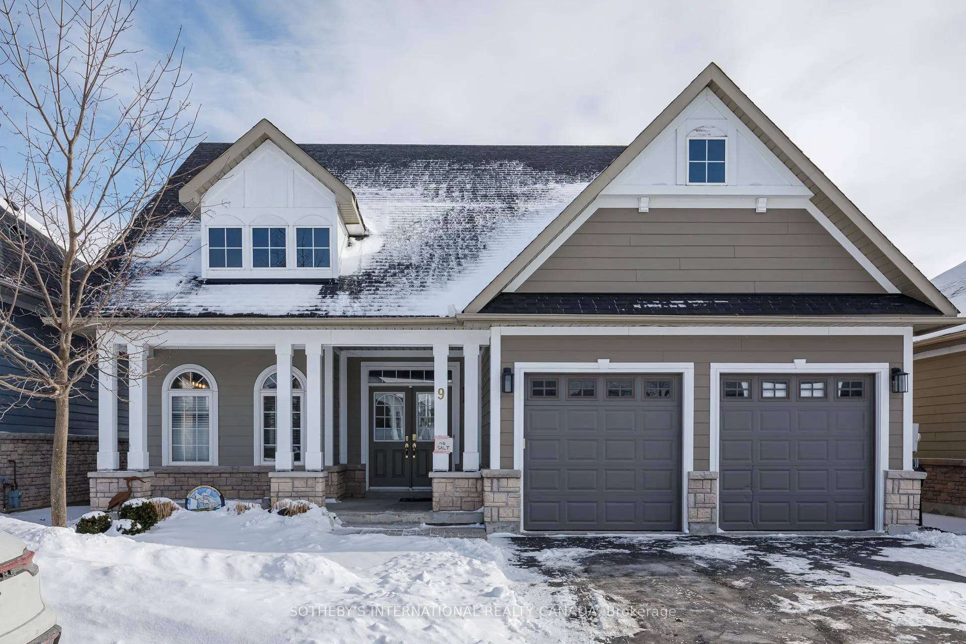 Front of 9 Waterpond Place NE