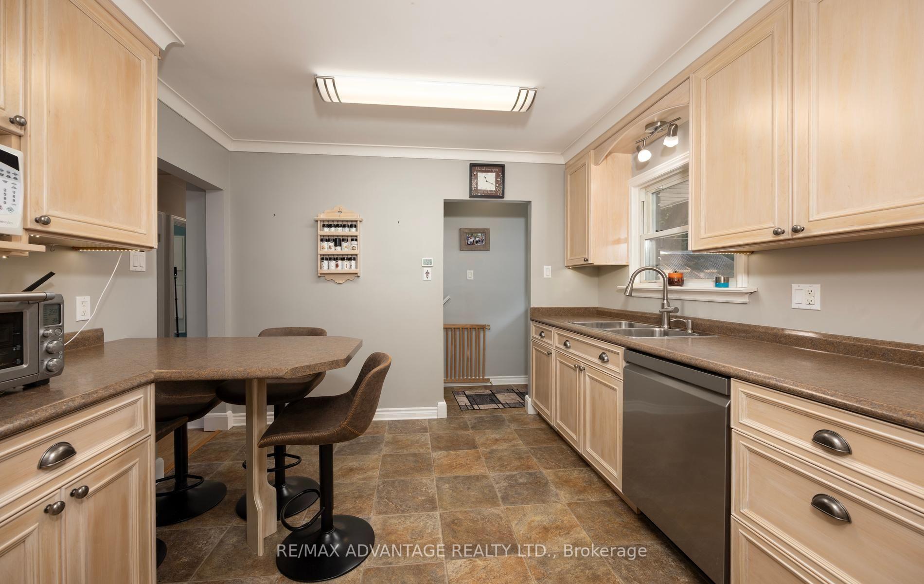 Photo 8 of 471 West Mile Road, London, North P — HOMEH