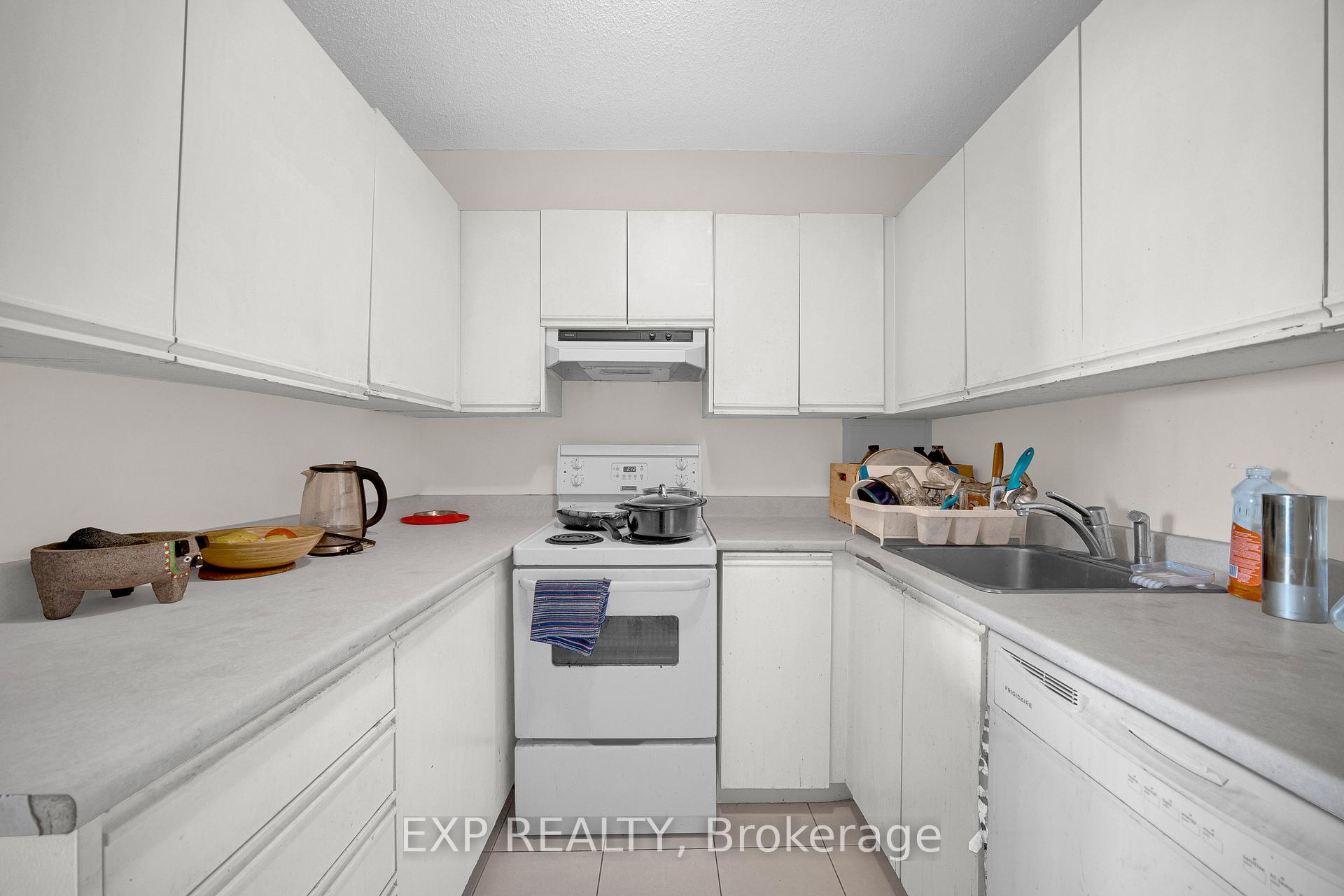 Photo 9 of Unit 1002, 475 Laurier Avenue W, Ottawa, Ottawa Centre — HOMEH
