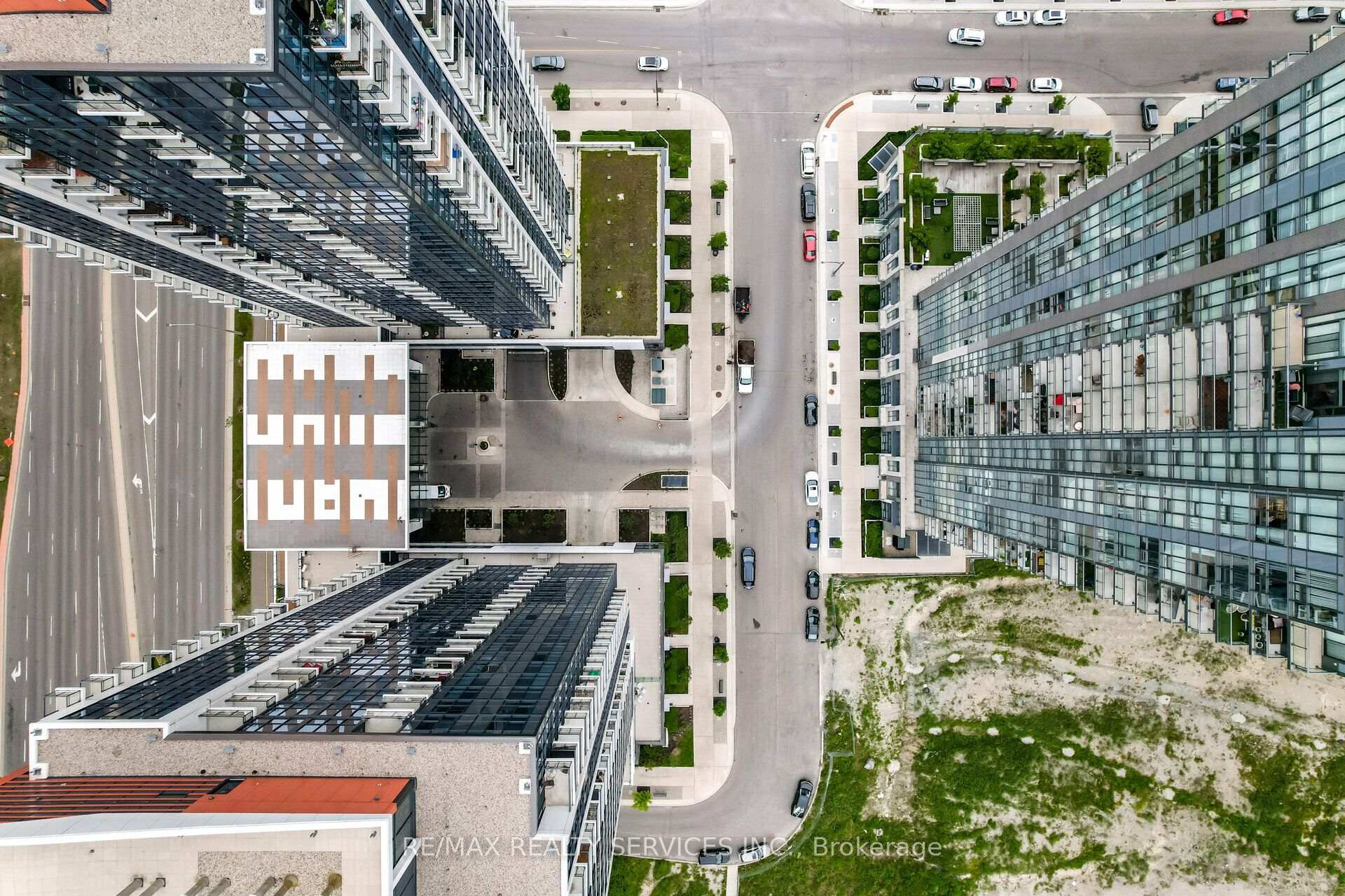 Front of Unit 2506, 75 Eglinton Avenue W