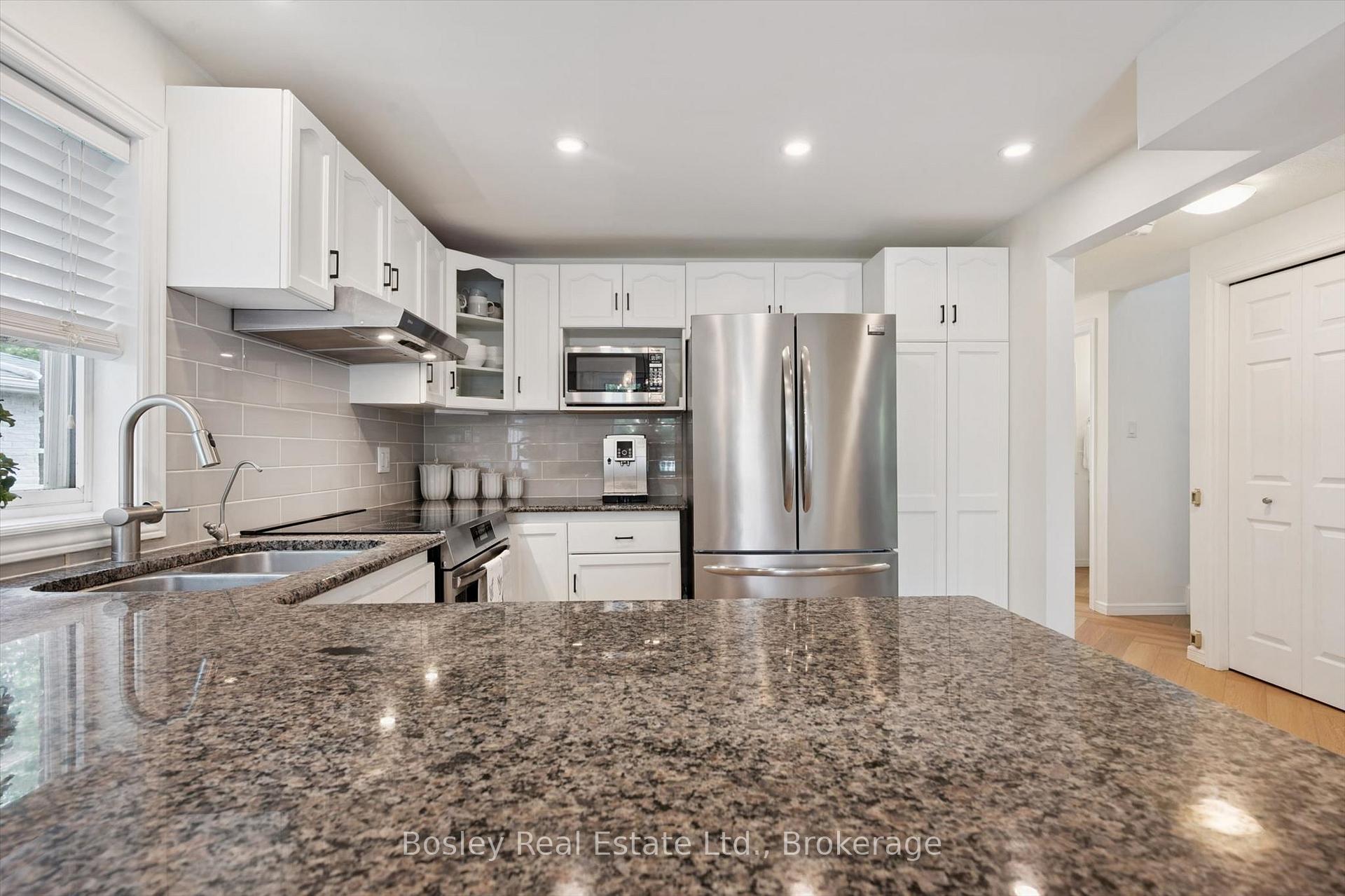 Photo 17 of 12 Deerpath Drive, Guelph, Willow West/Sugarbush/West Acres — HOMEH