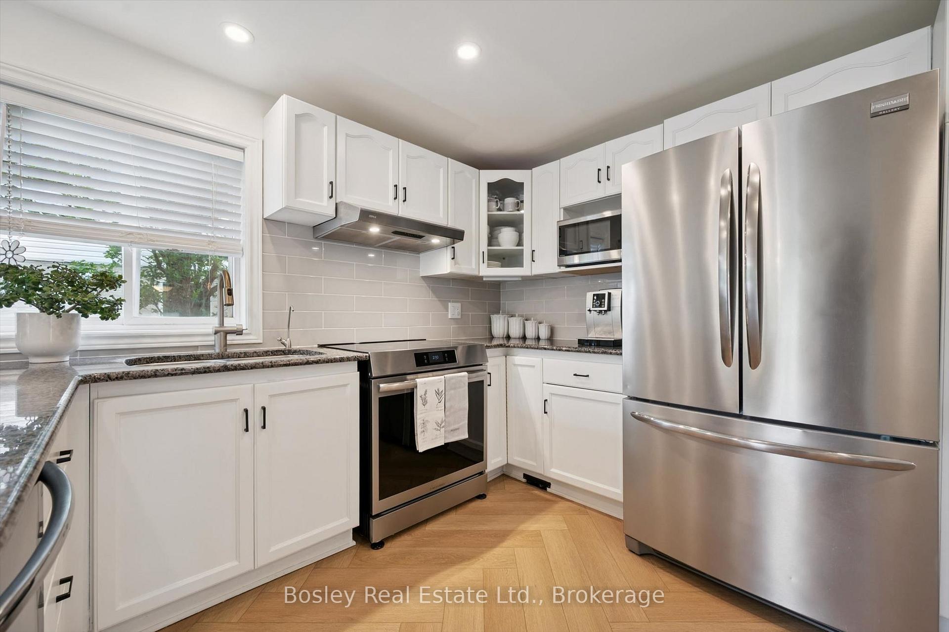 Photo 15 of 12 Deerpath Drive, Guelph, Willow West/Sugarbush/West Acres — HOMEH