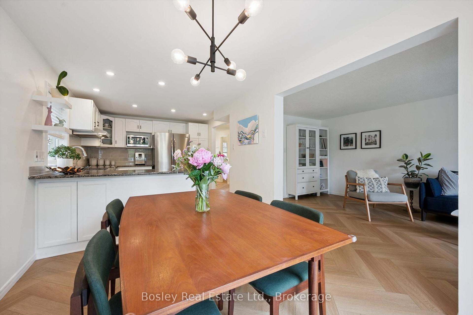Photo 8 of 12 Deerpath Drive, Guelph, Willow West/Sugarbush/West Acres — HOMEH