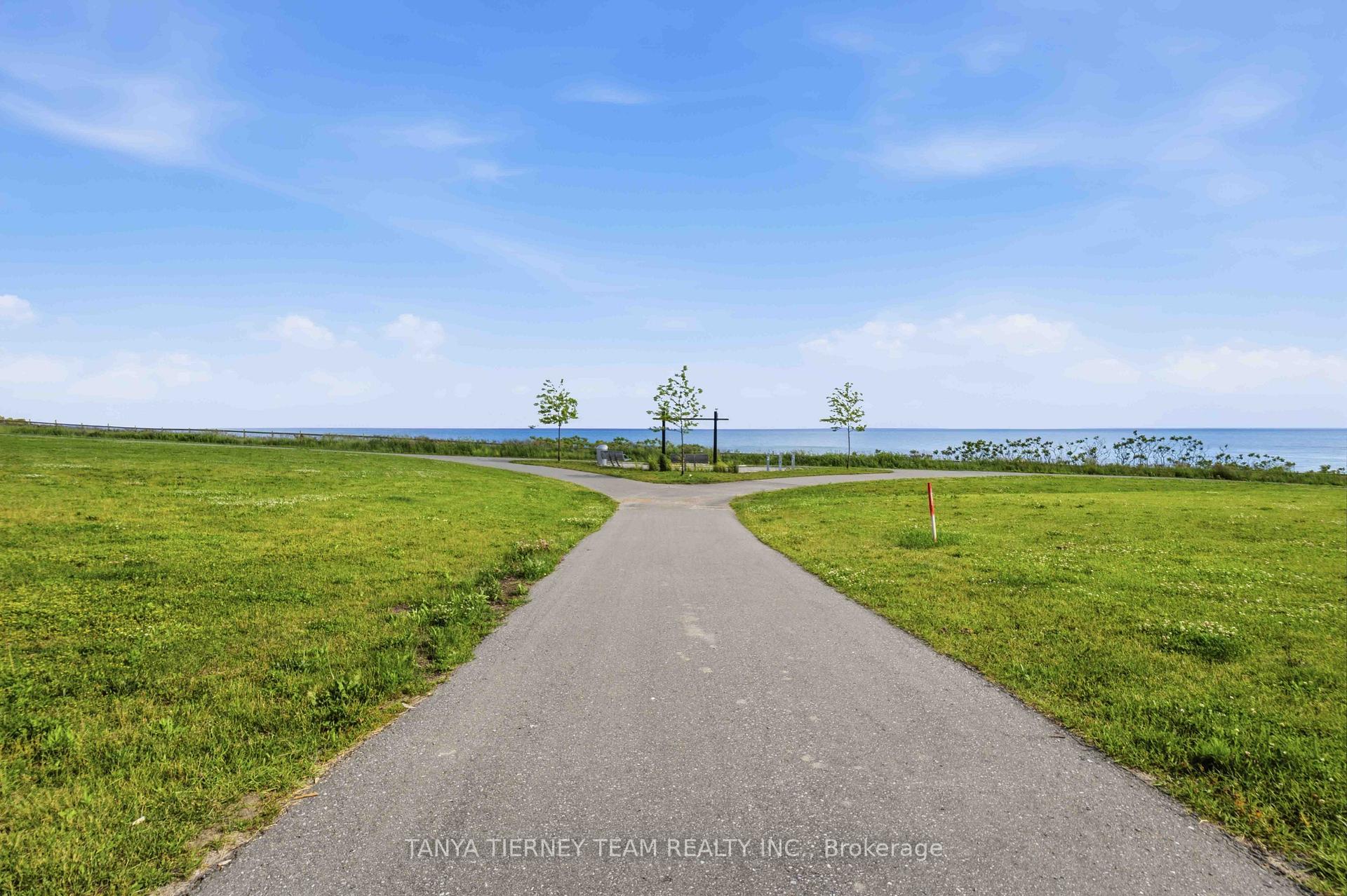 Photo 45 of 37c Lookout Drive, Clarington, Bowmanville — HOMEH