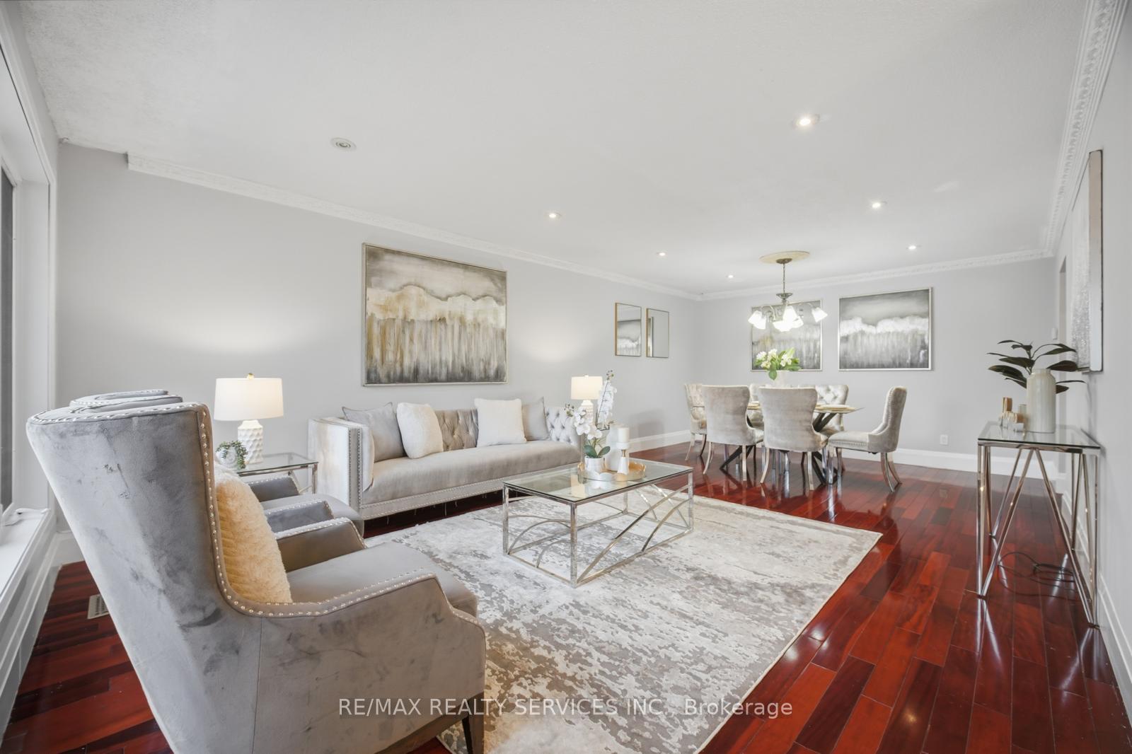 Photo 8 of 3344 Chipley Crescent, Mississauga, Malton — HOMEH