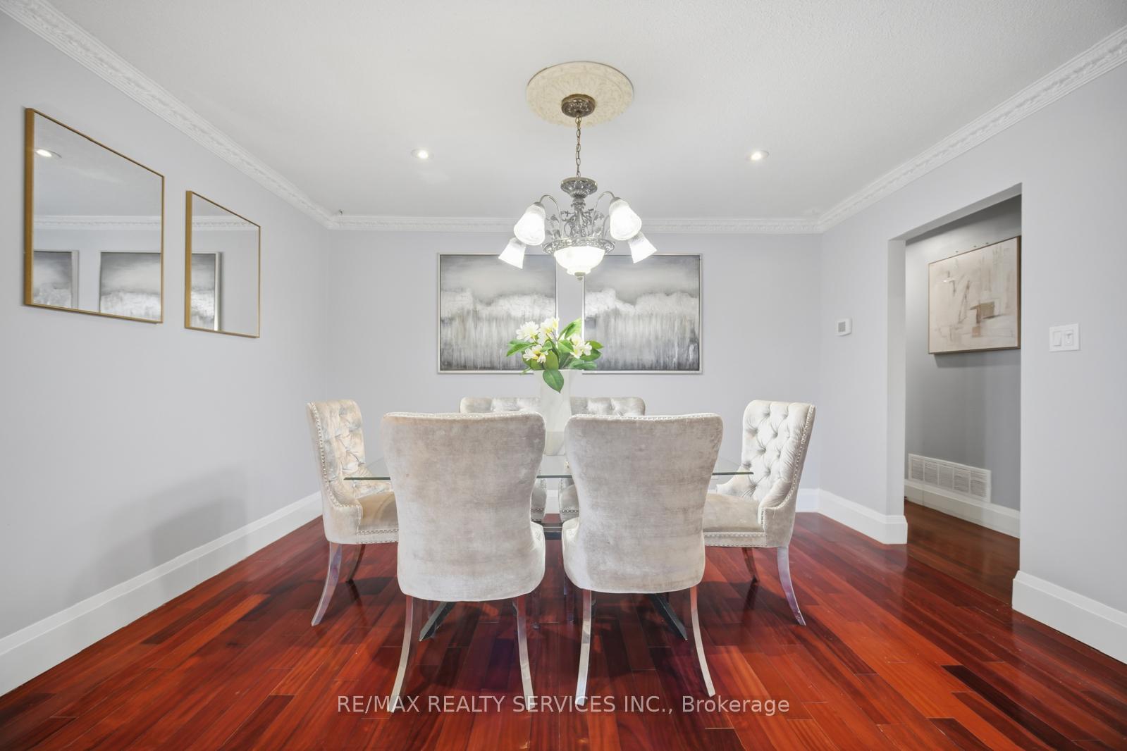 Photo 10 of 3344 Chipley Crescent, Mississauga, Malton — HOMEH