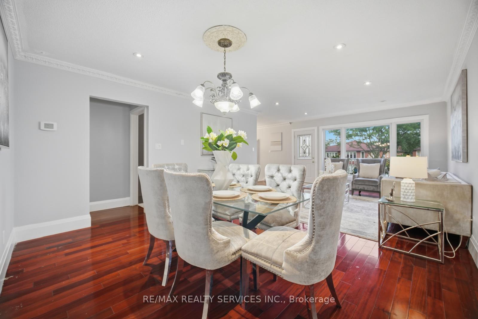 Photo 11 of 3344 Chipley Crescent, Mississauga, Malton — HOMEH