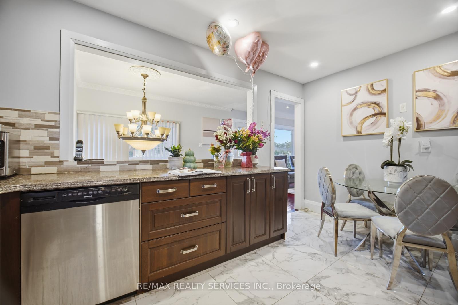 Photo 13 of 3344 Chipley Crescent, Mississauga, Malton — HOMEH