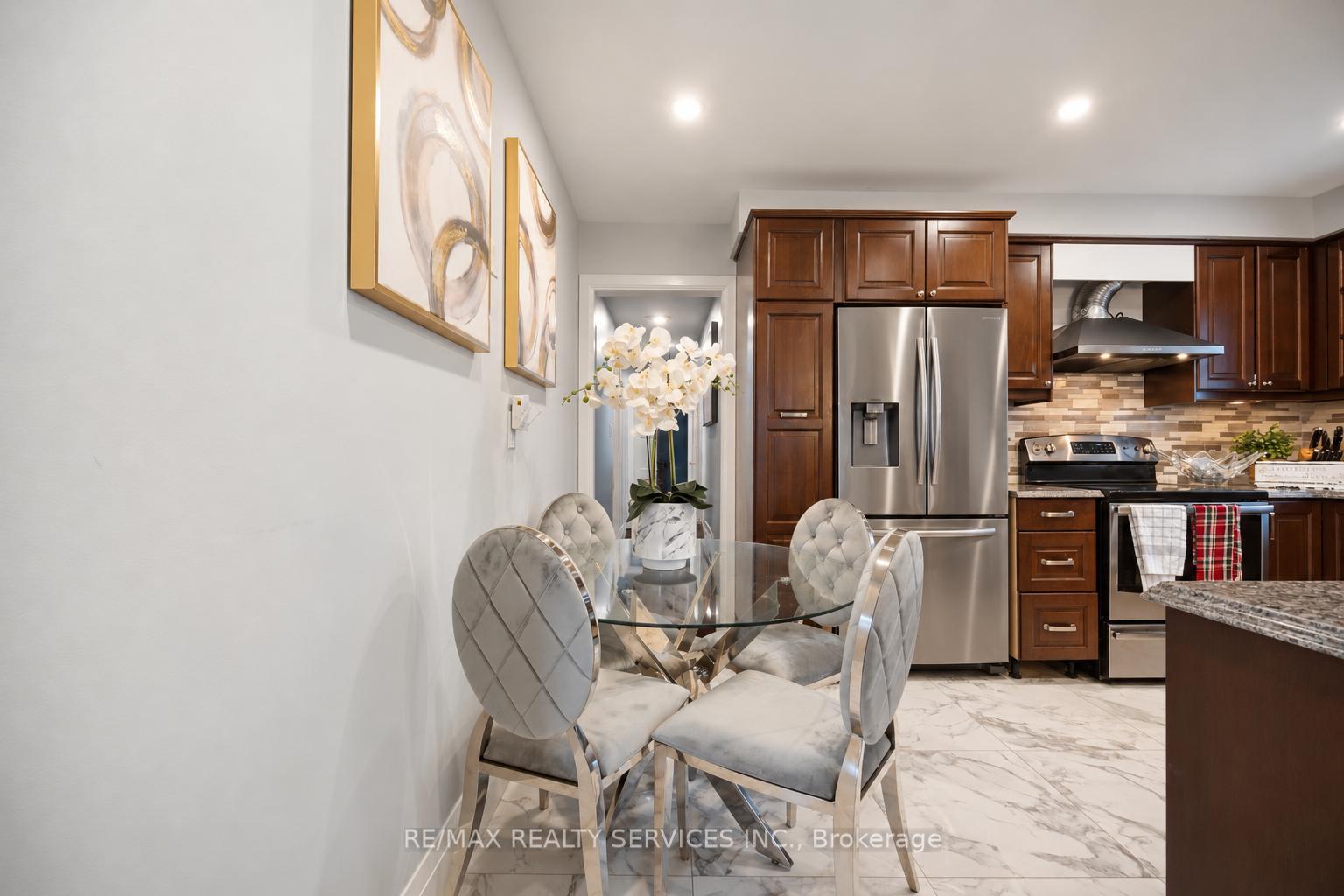 Photo 14 of 3344 Chipley Crescent, Mississauga, Malton — HOMEH