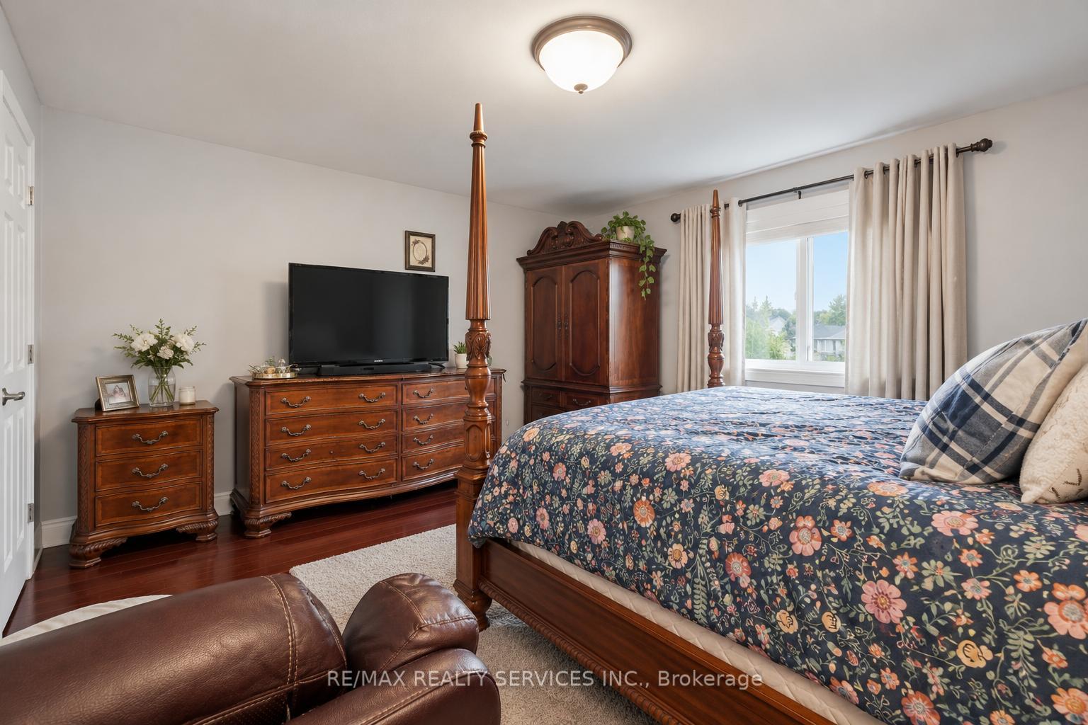 Photo 16 of 3344 Chipley Crescent, Mississauga, Malton — HOMEH