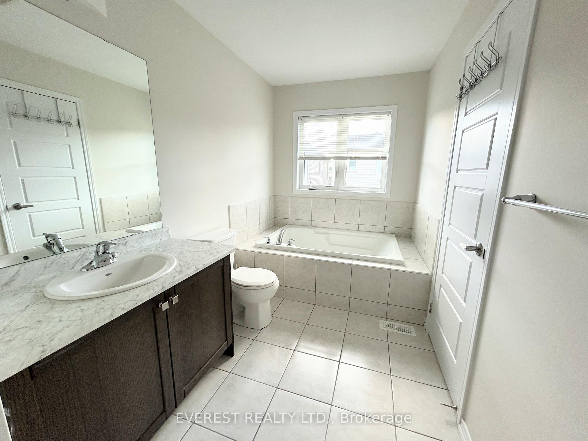 Photo 5 of 8724 Pawpaw Lane, Niagara Falls, Brown — HOMEH