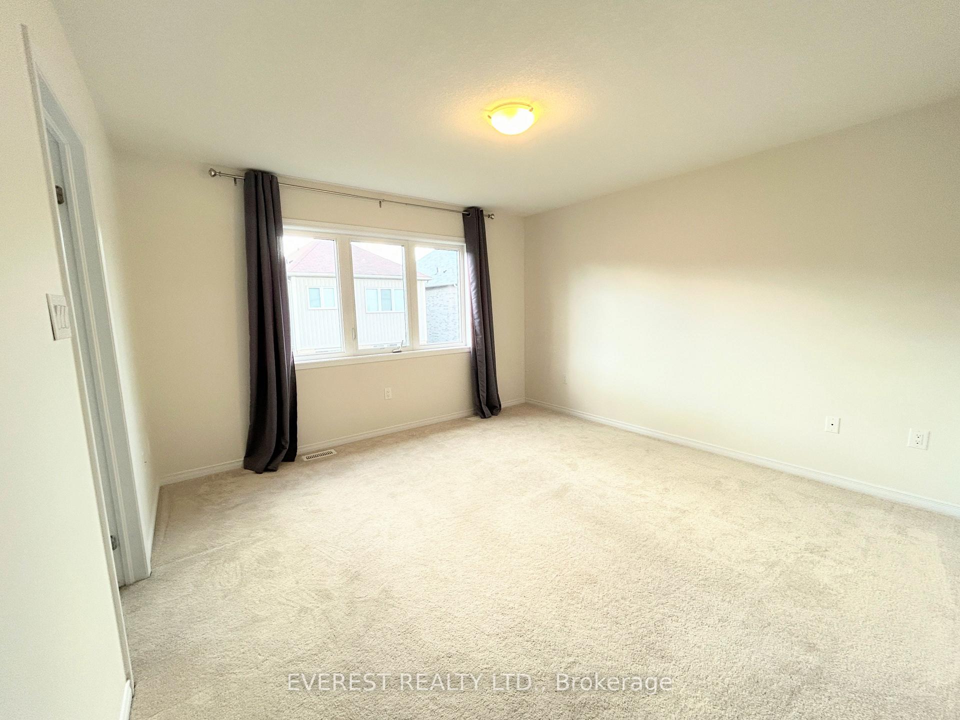 Photo 6 of 8724 Pawpaw Lane, Niagara Falls, Brown — HOMEH