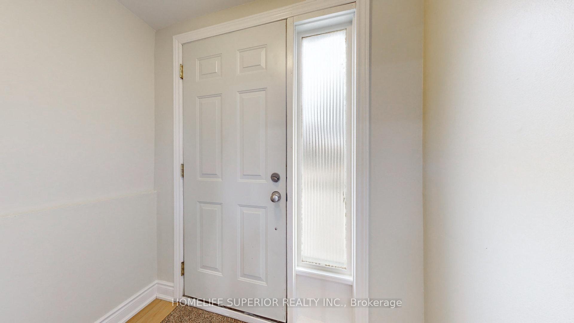 Photo 3 of 380 Vancouver Crescent, Oshawa, Vanier — HOMEH