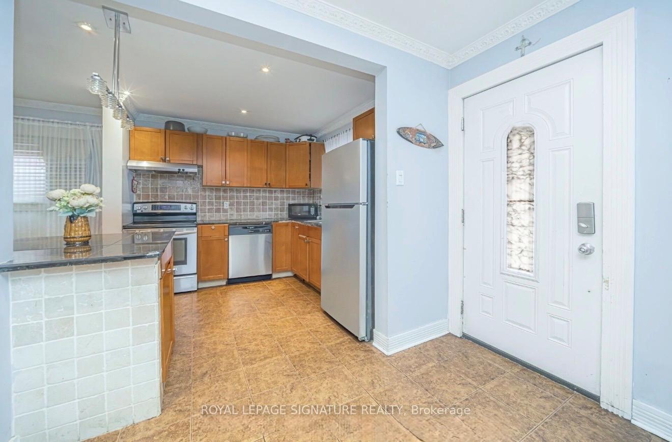 Photo 2 of Unit Room 1, 19 Gatsby Square, Brampton, Northgate — HOMEH