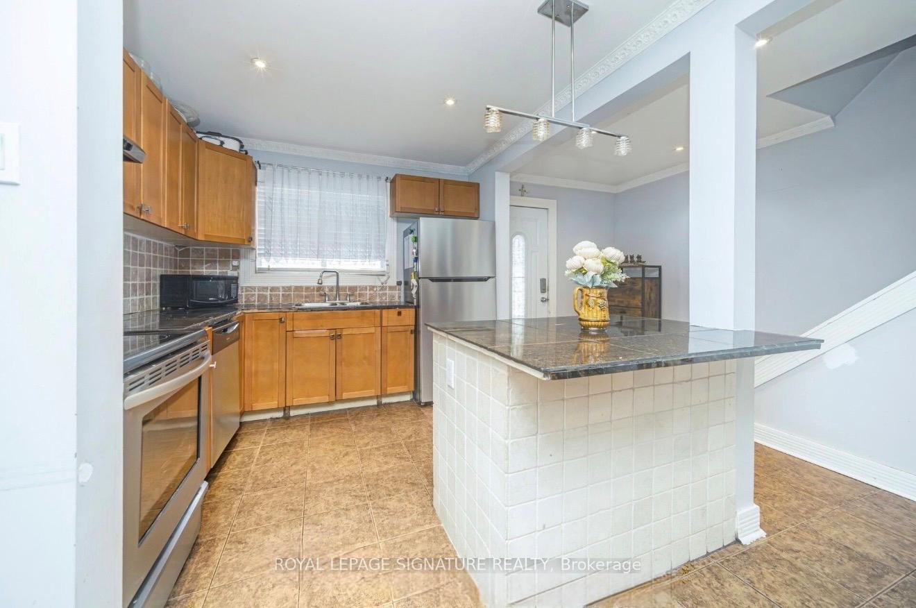 Photo 5 of Unit Room 1, 19 Gatsby Square, Brampton, Northgate — HOMEH