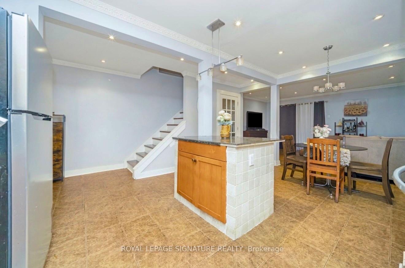 Photo 9 of Unit Room 1, 19 Gatsby Square, Brampton, Northgate — HOMEH