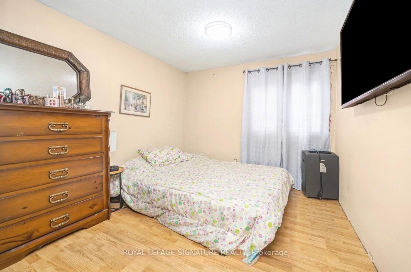 Photo 12 of Unit Room 1, 19 Gatsby Square, Brampton, Northgate — HOMEH