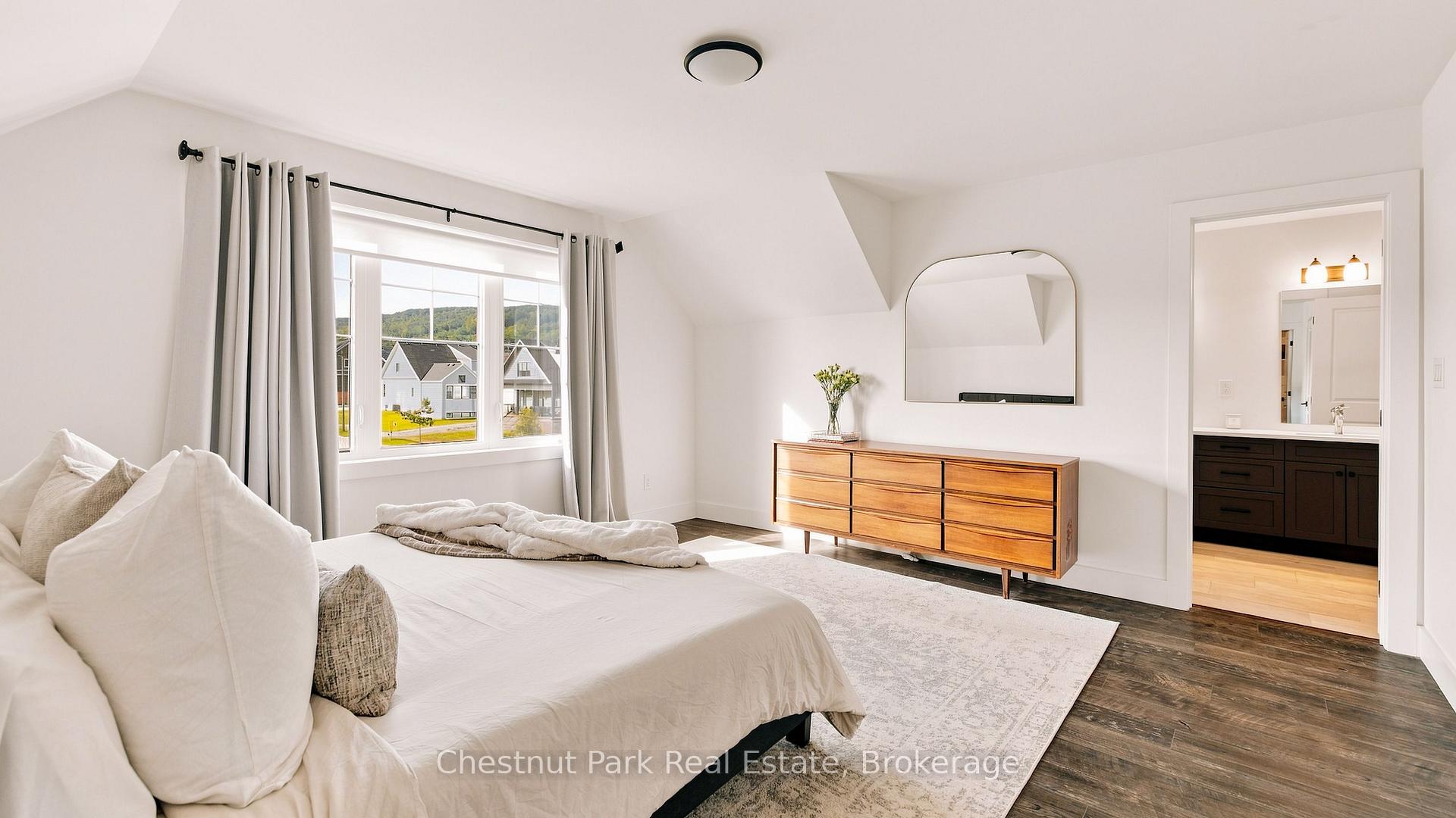Photo 11 of 144 Black Willow Crescent, Blue Mountains — HOMEH