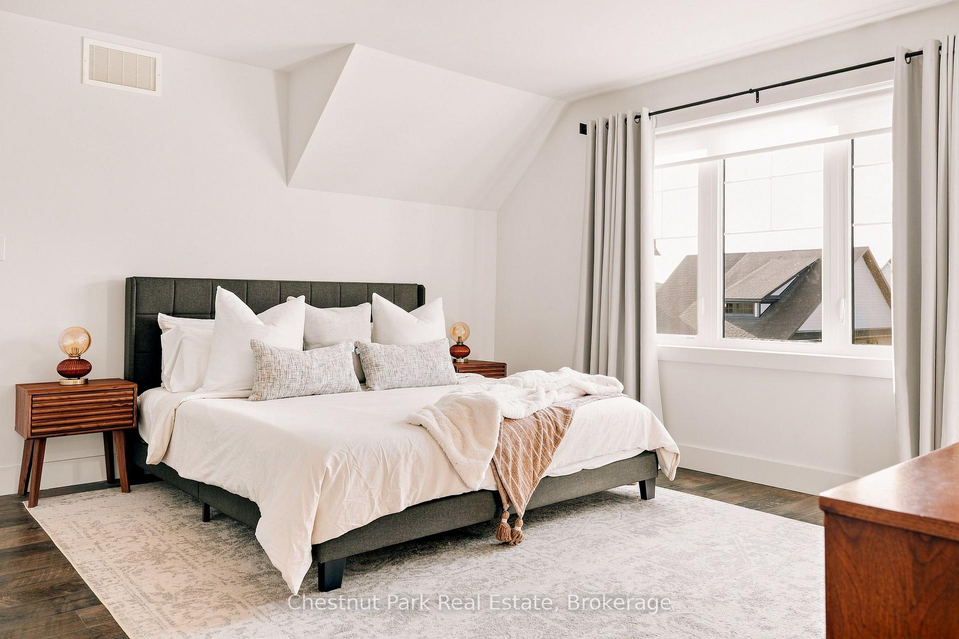 Photo 13 of 144 Black Willow Crescent, Blue Mountains — HOMEH