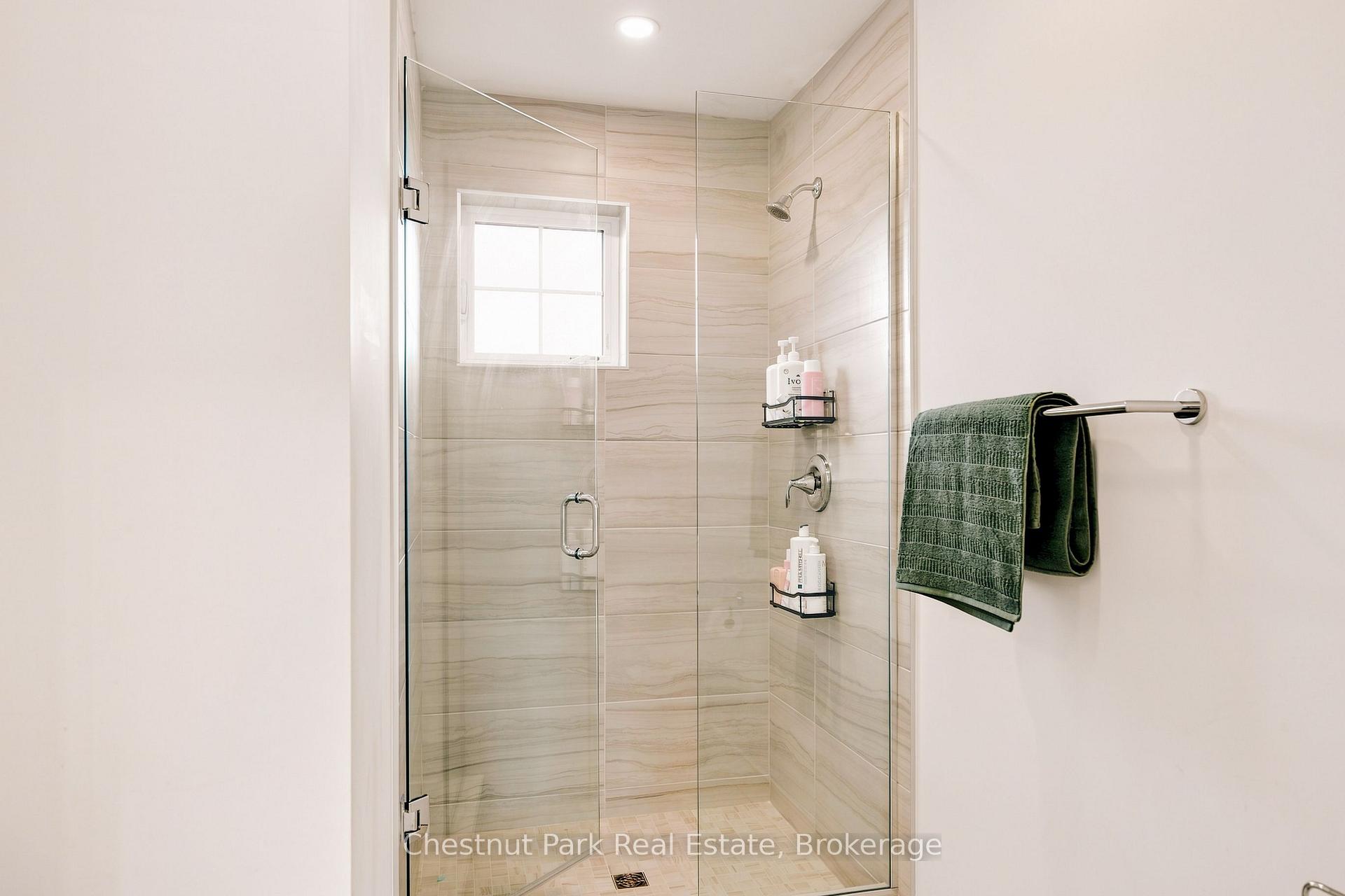 Photo 18 of 144 Black Willow Crescent, Blue Mountains — HOMEH