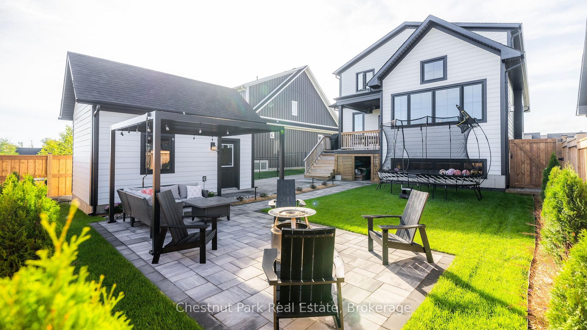 Photo 36 of 144 Black Willow Crescent, Blue Mountains — HOMEH
