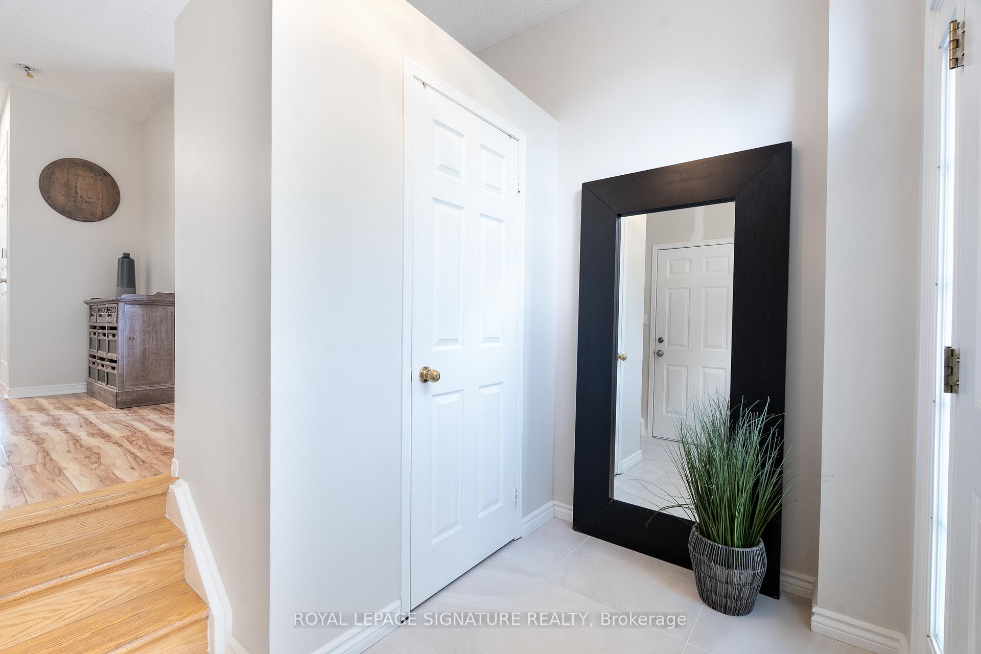 Photo 4 of 116 Clearmeadow Boulevard, Newmarket, Summerhill Estates — HOMEH