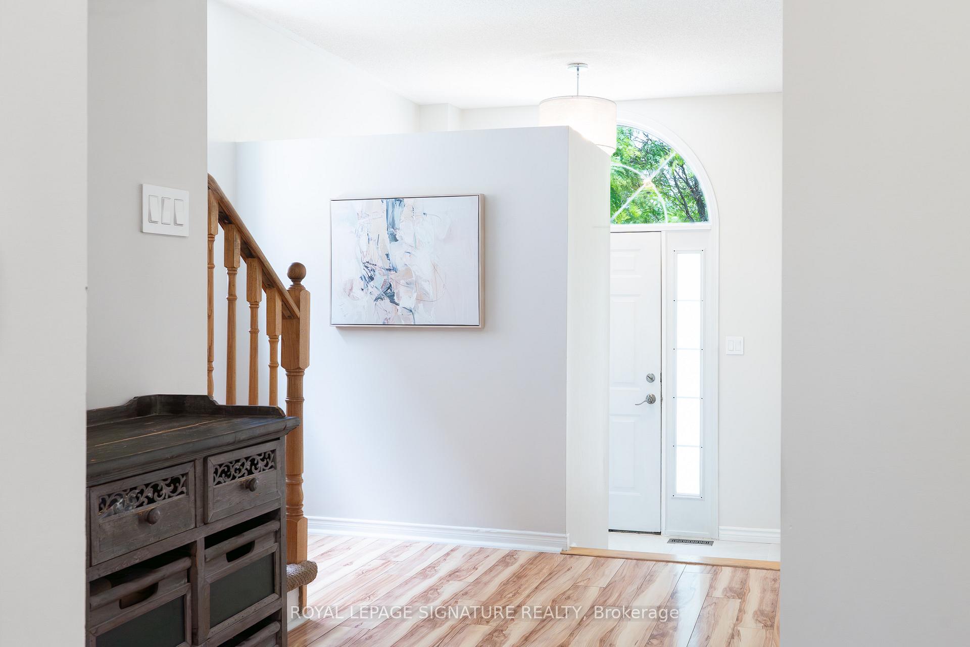 Photo 5 of 116 Clearmeadow Boulevard, Newmarket, Summerhill Estates — HOMEH