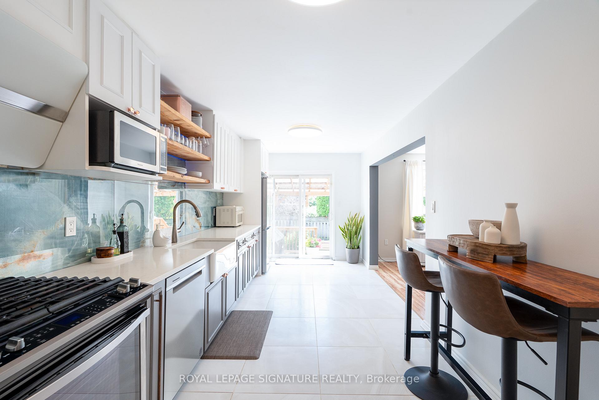 Photo 14 of 116 Clearmeadow Boulevard, Newmarket, Summerhill Estates — HOMEH