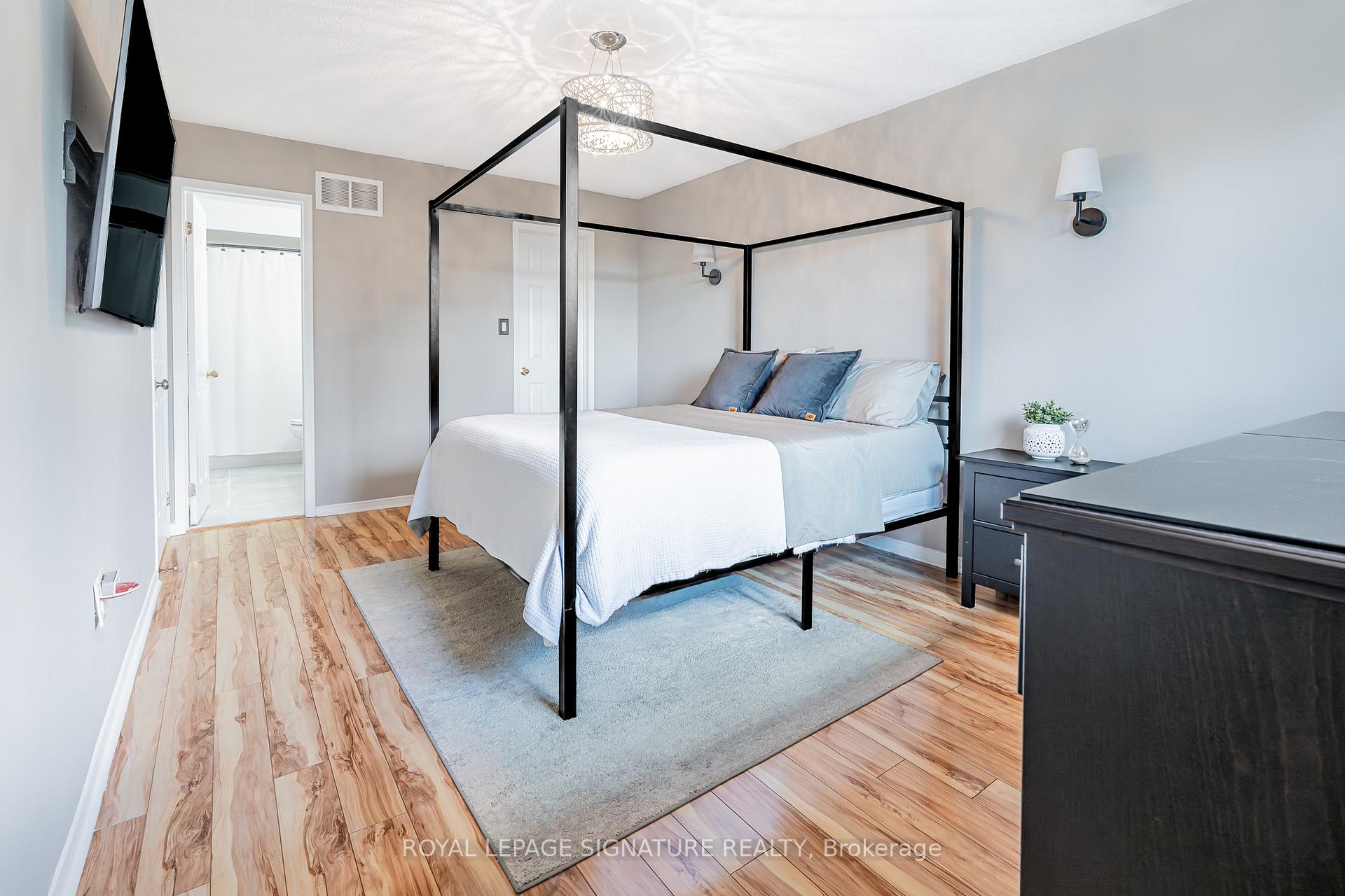 Photo 26 of 116 Clearmeadow Boulevard, Newmarket, Summerhill Estates — HOMEH
