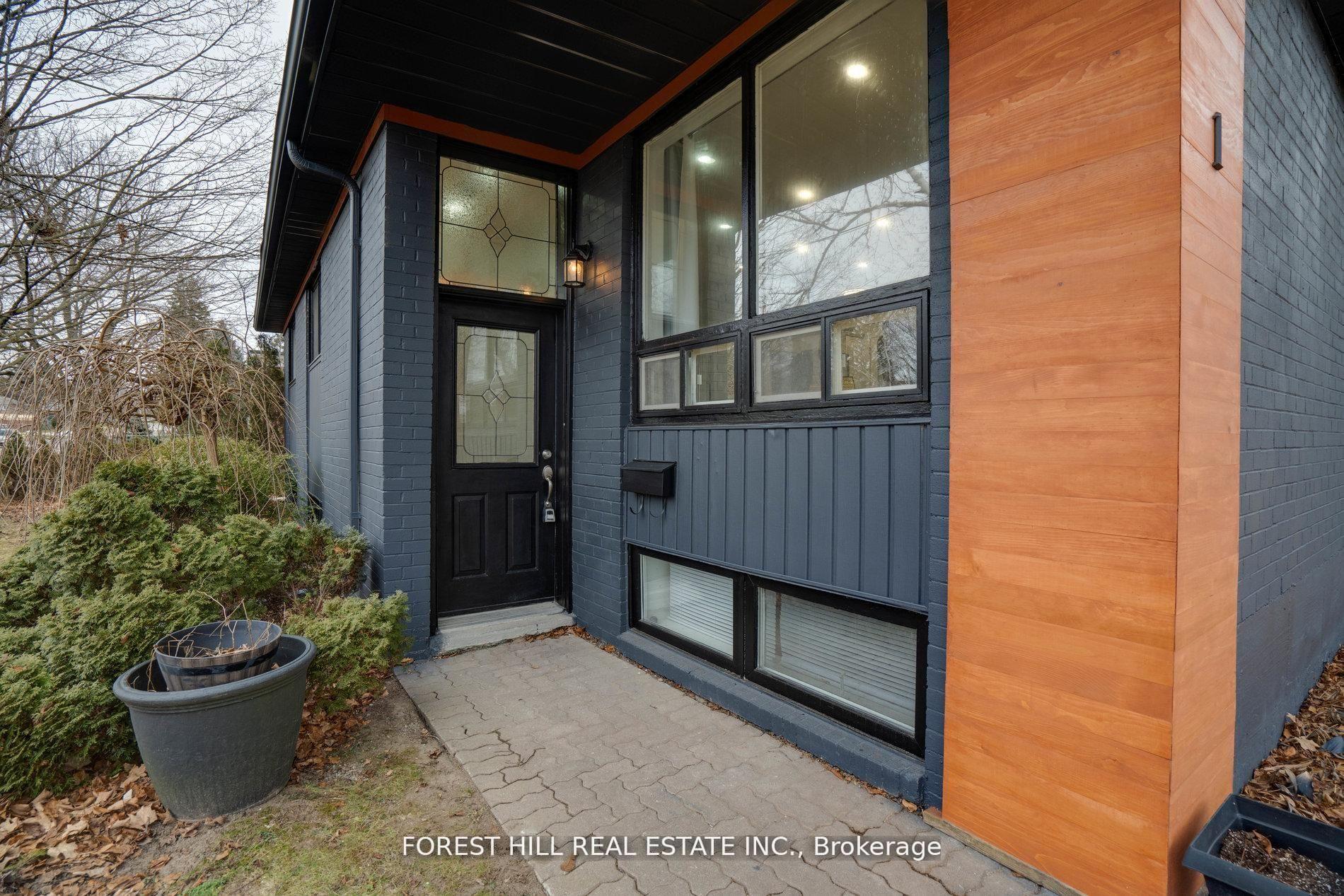 Photo 4 of 1 Willis Drive, Aurora, Aurora Highlands — HOMEH