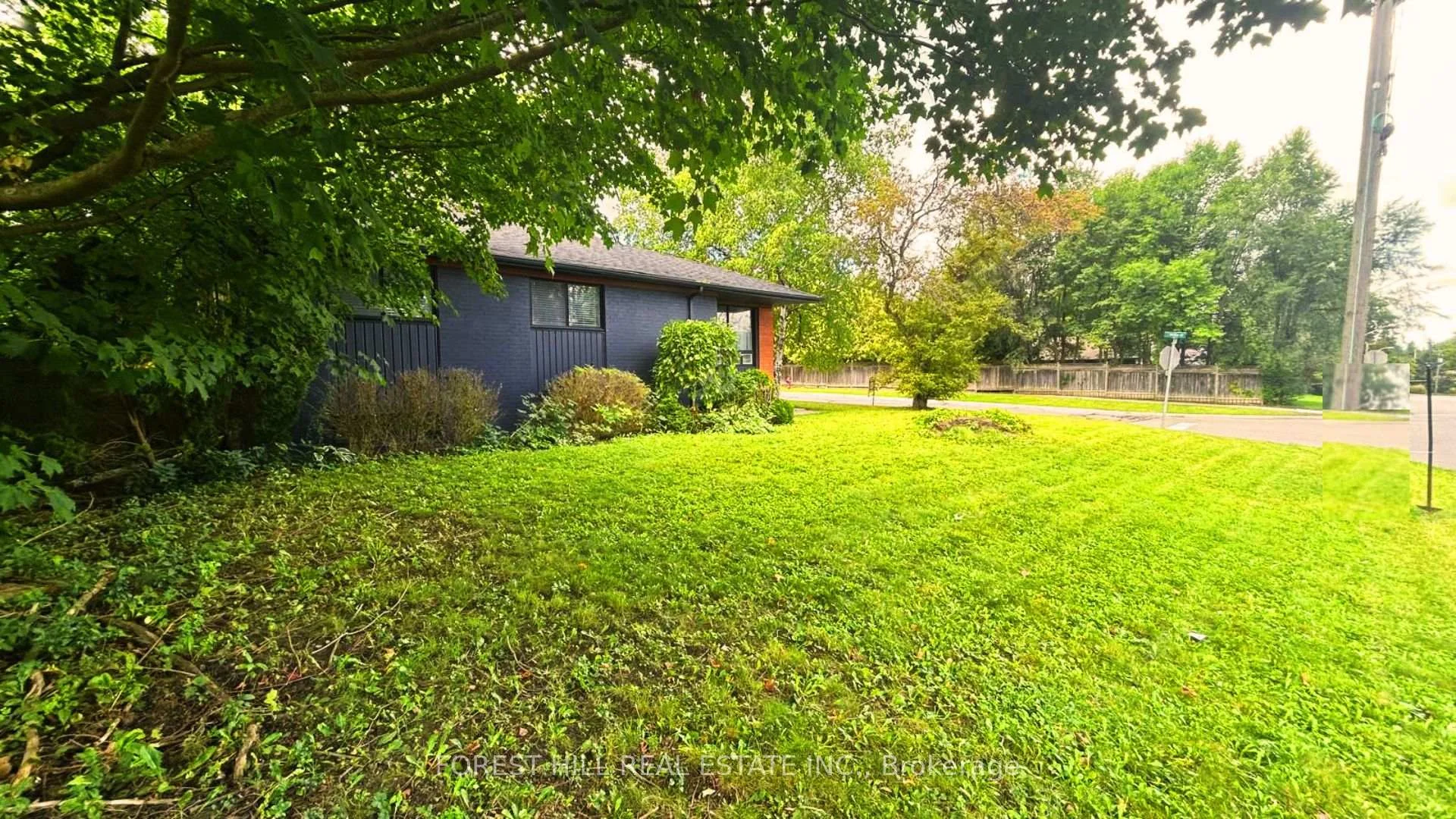 Photo 11 of 1 Willis Drive, Aurora, Aurora Highlands — HOMEH