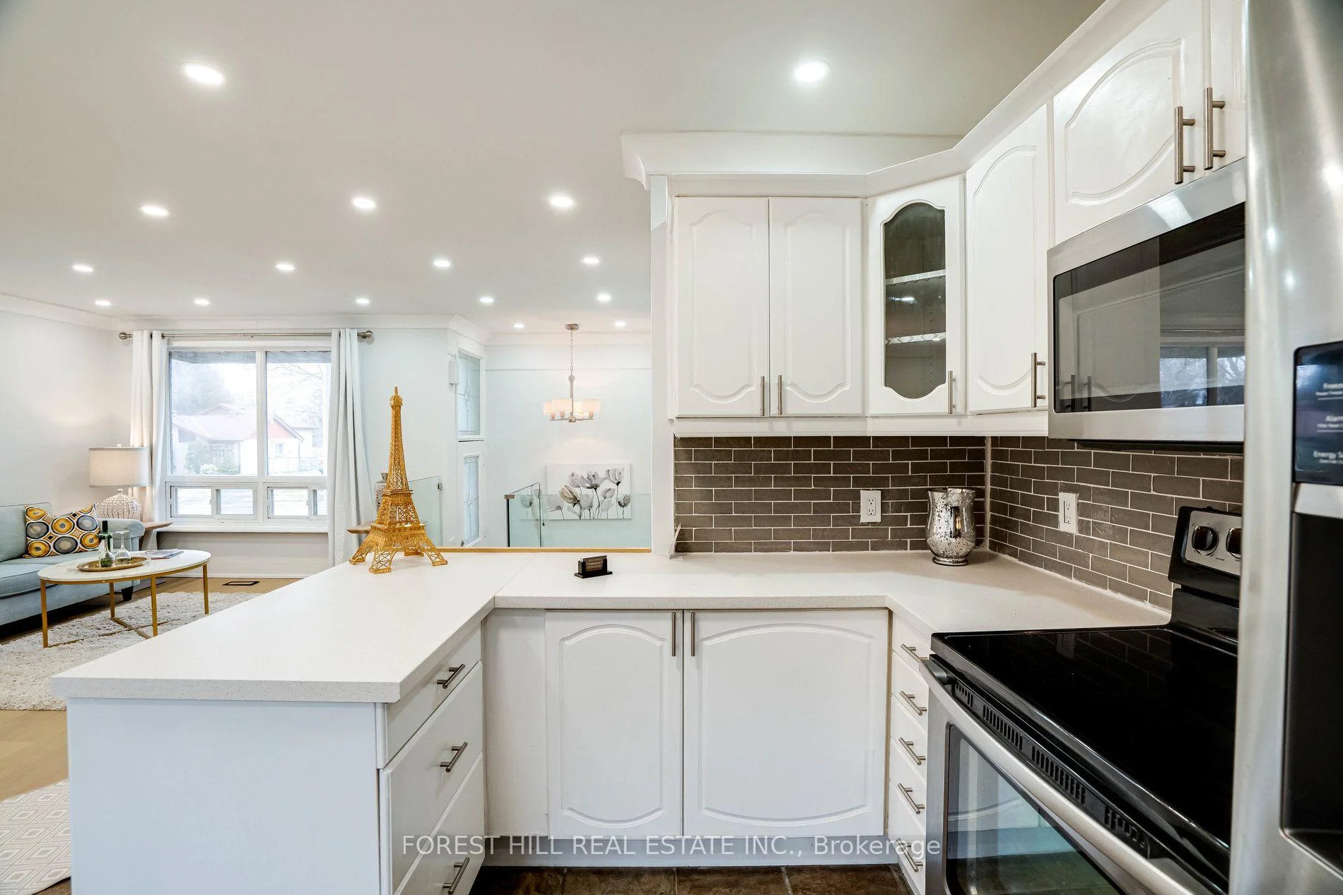 Photo 31 of 1 Willis Drive, Aurora, Aurora Highlands — HOMEH