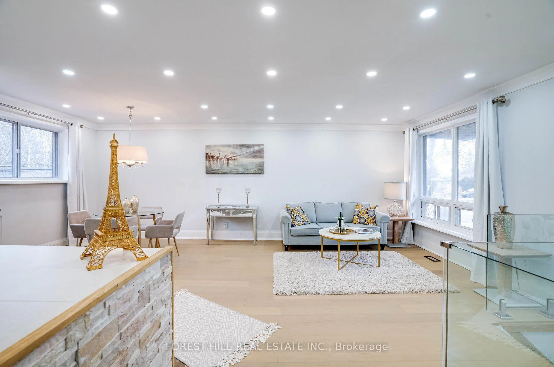 Photo 33 of 1 Willis Drive, Aurora, Aurora Highlands — HOMEH