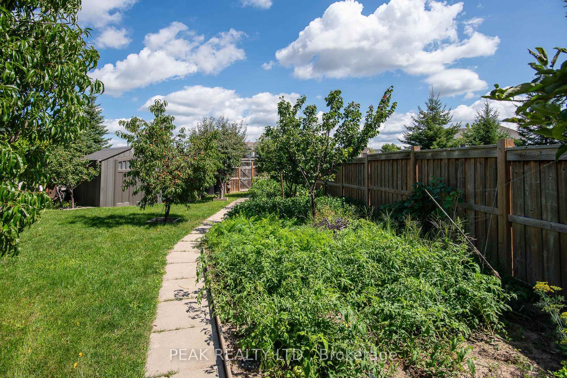 Photo 3 of 330 Grovehill Crescent, Kitchener, Trussler — HOMEH