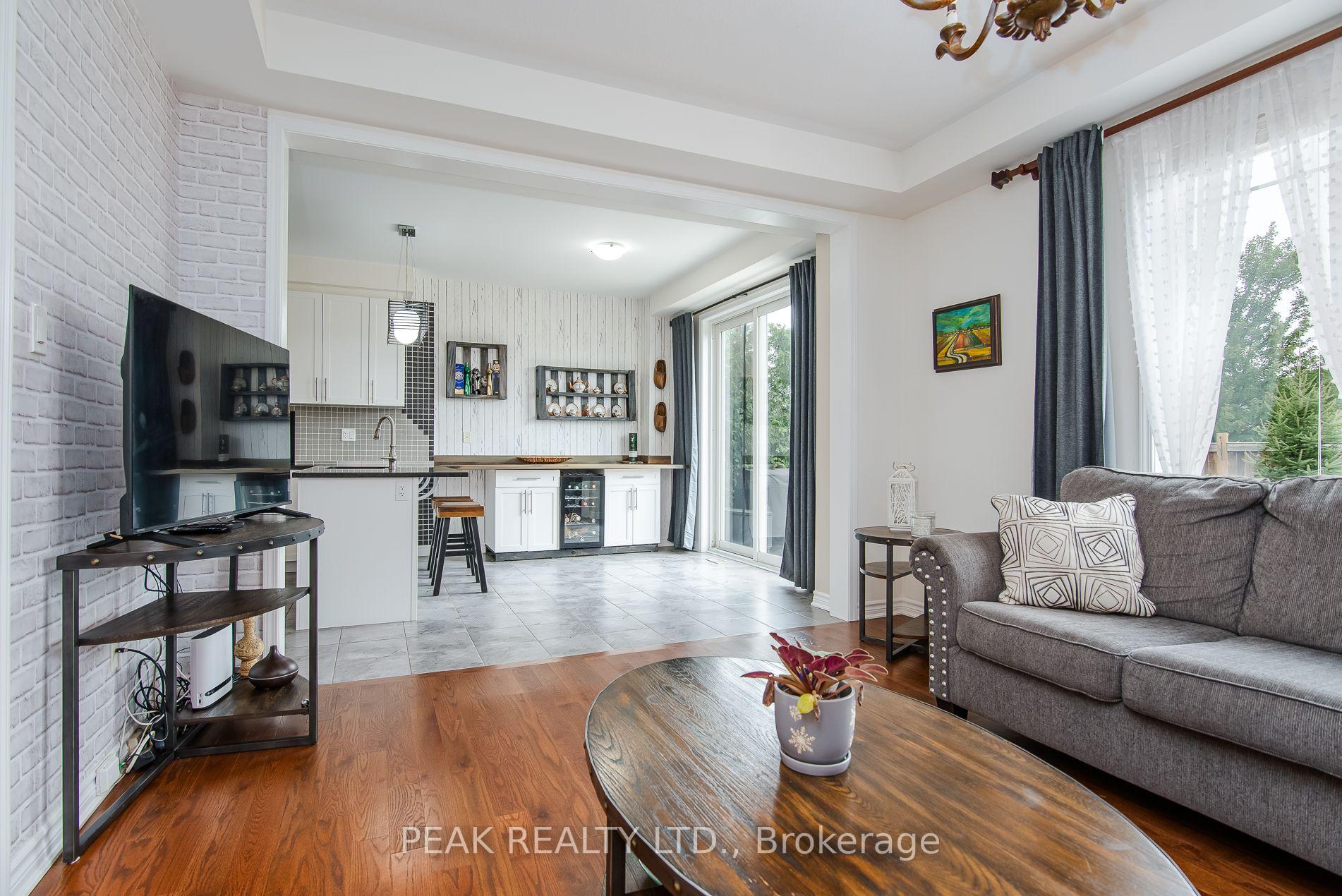 Photo 6 of 330 Grovehill Crescent, Kitchener, Trussler — HOMEH