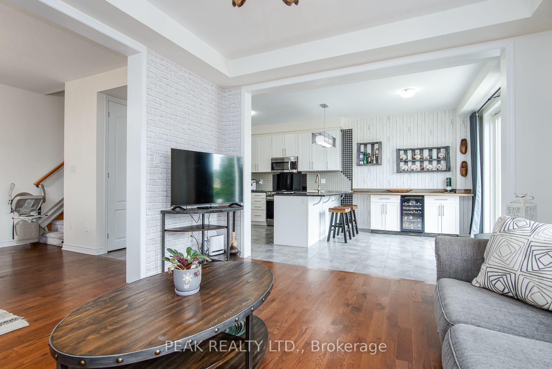 Photo 7 of 330 Grovehill Crescent, Kitchener, Trussler — HOMEH