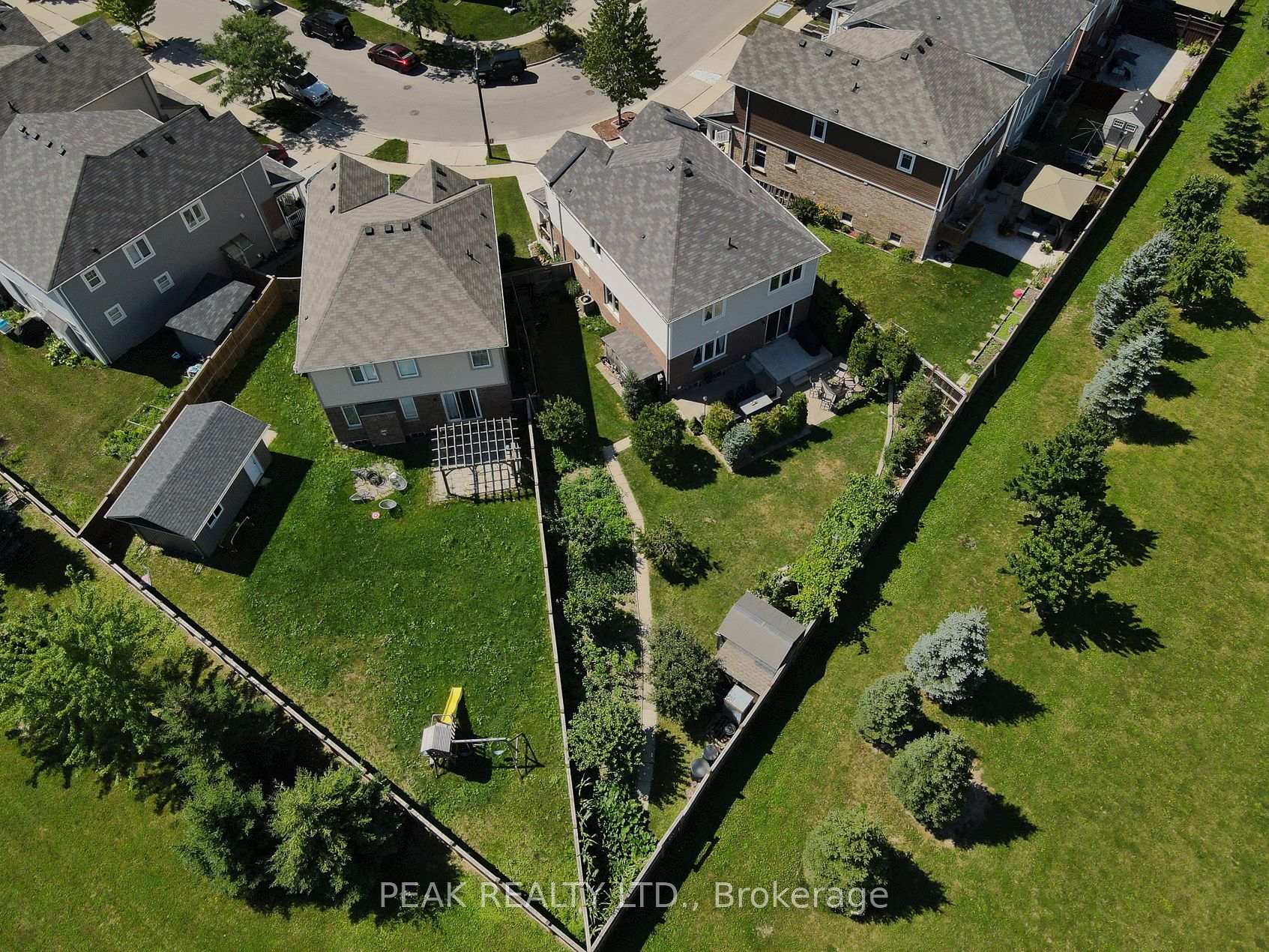 Photo 40 of 330 Grovehill Crescent, Kitchener, Trussler — HOMEH