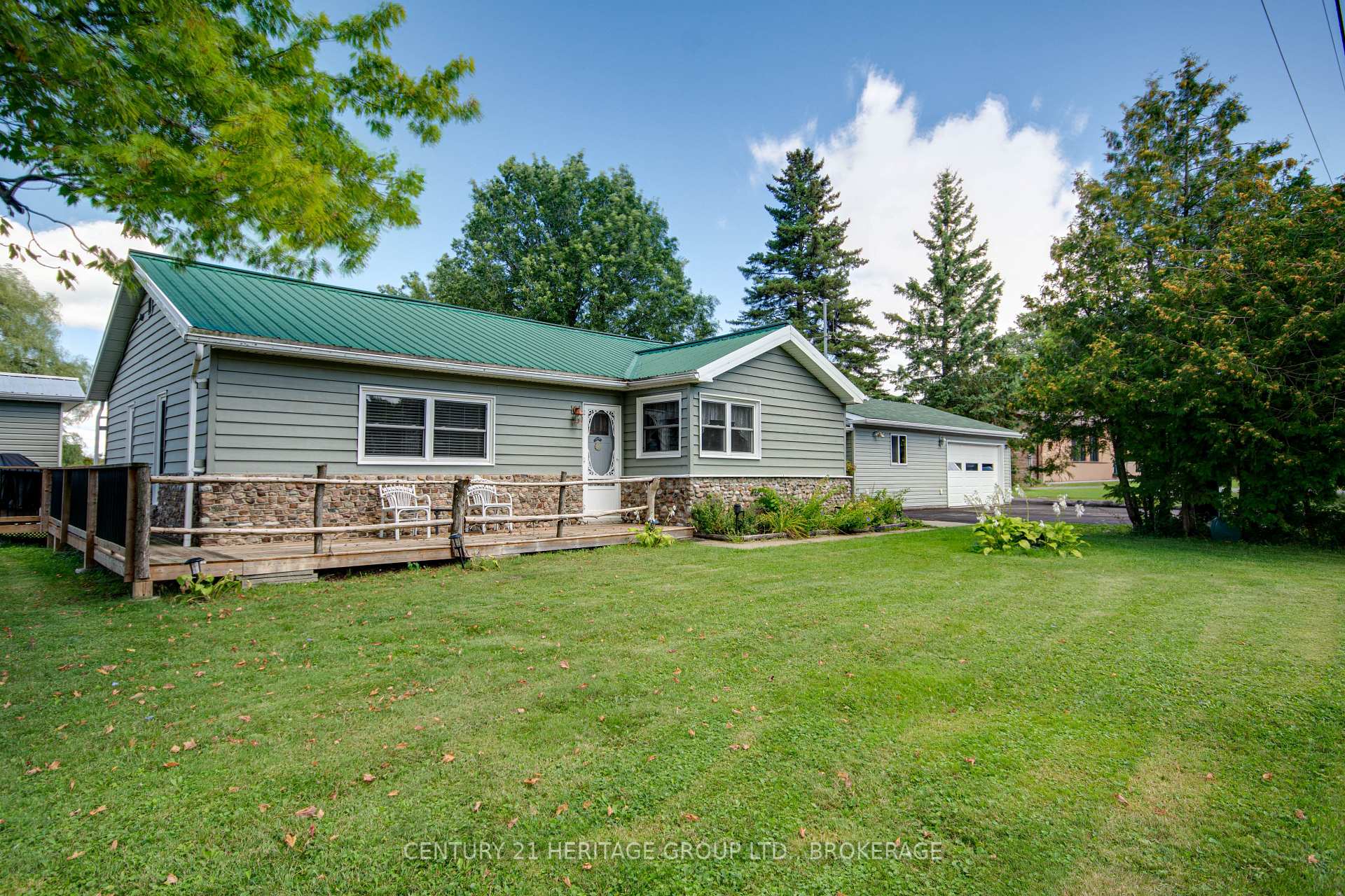Photo of 492 Kingston Mills Road