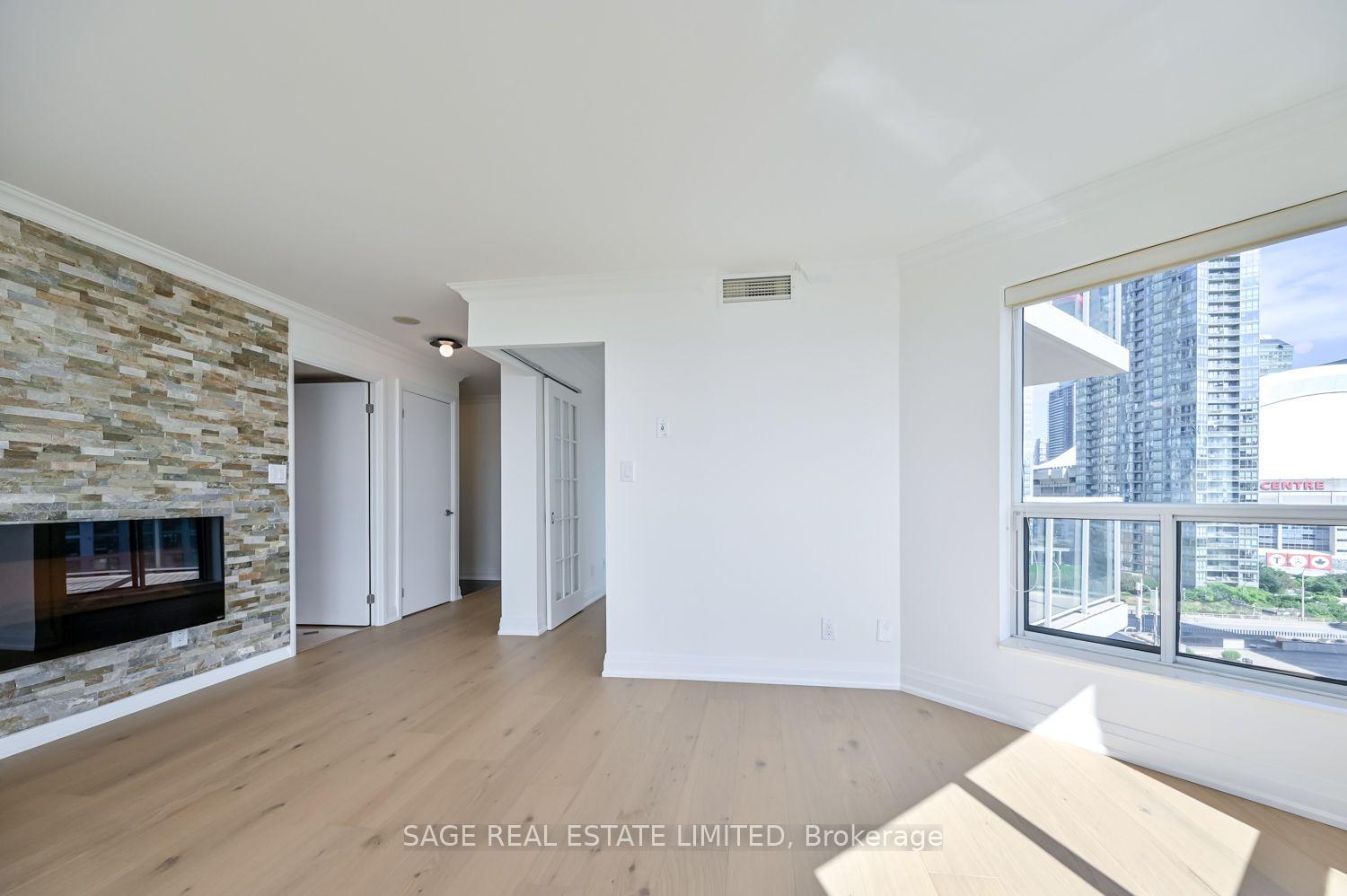 Photo 6 of Unit 1114, 410 Queens Quay W, Toronto, Waterfront Communities — HOMEH