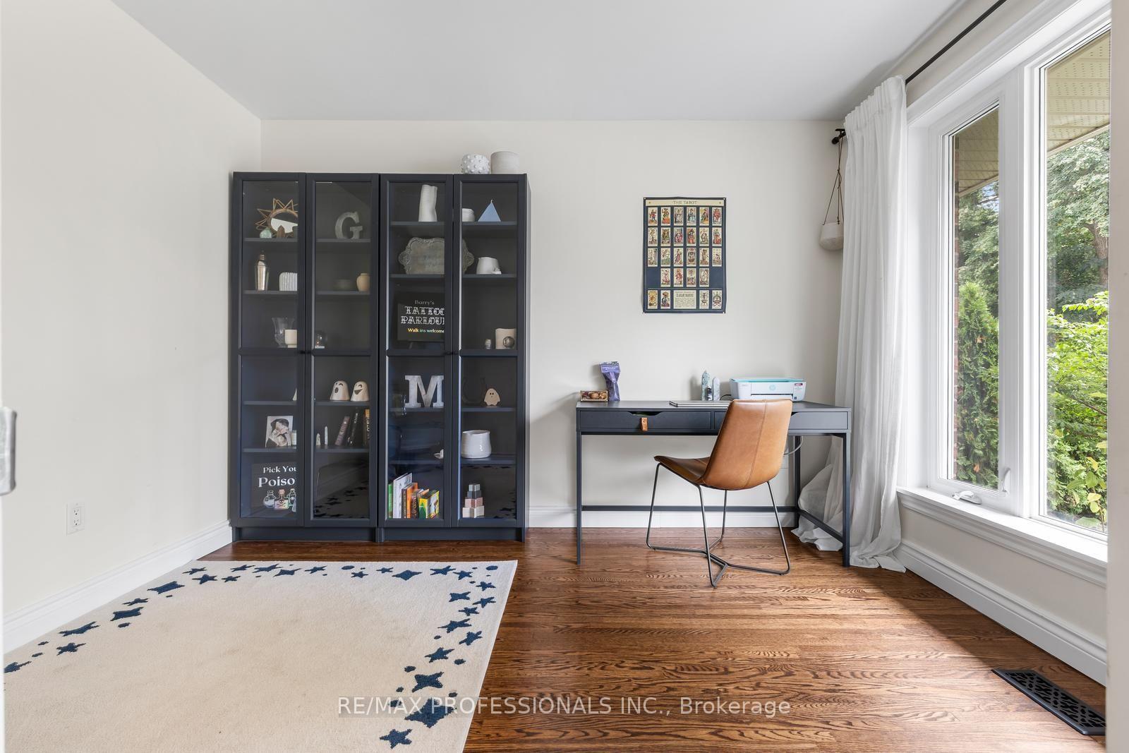 Photo 14 of 37 Birchleaf Crescent, Etobicoke, Willowridge-Martingrove-Richview — HOMEH